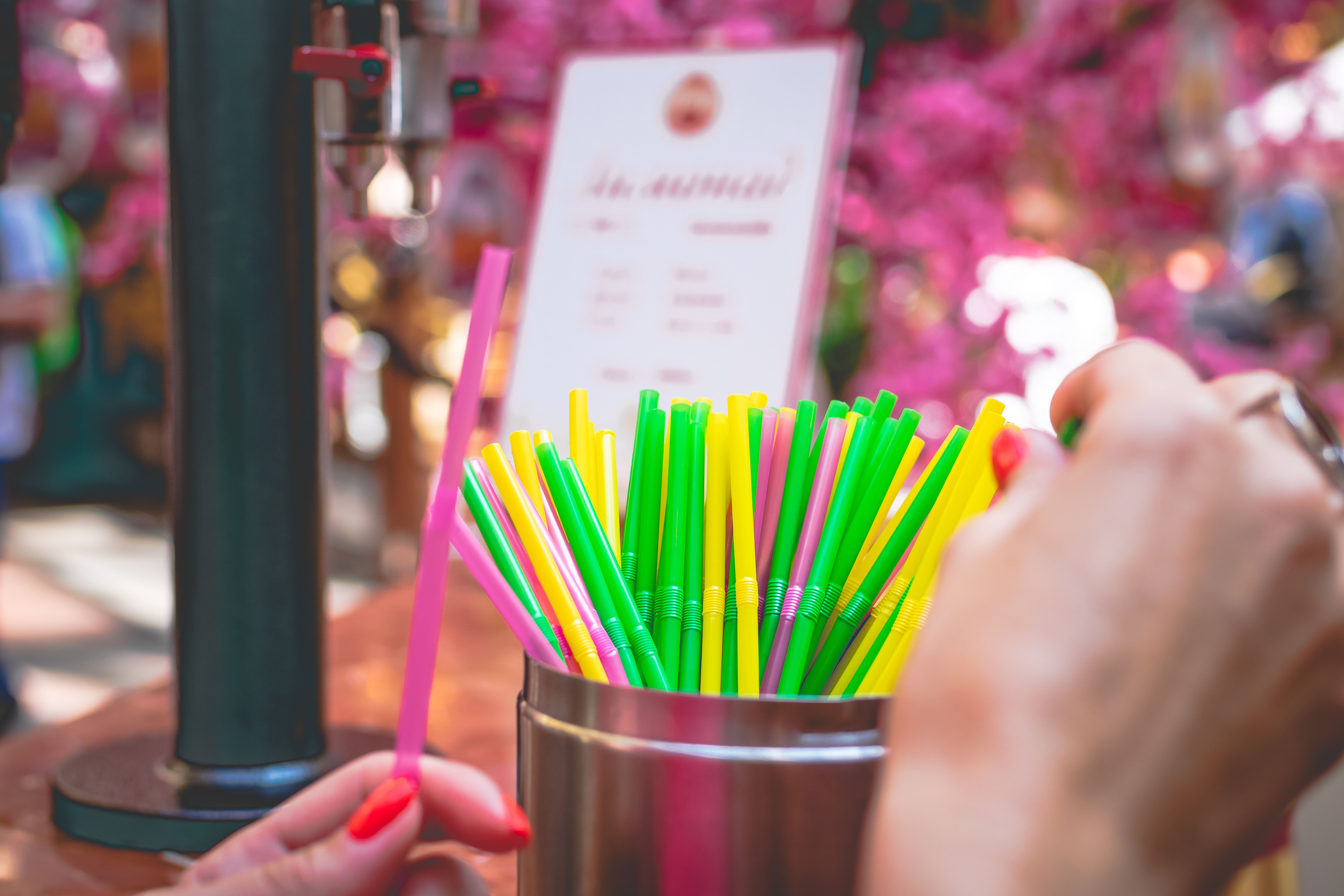 Quelques questions sur la régulation des pailles en plastique en Europe et en France