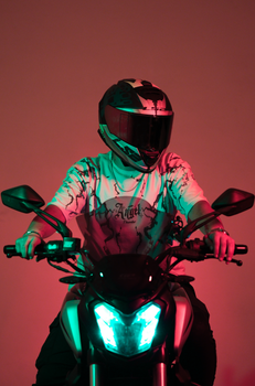 Neon & Modern bei Nacht – Beeindruckende Neon-Szene