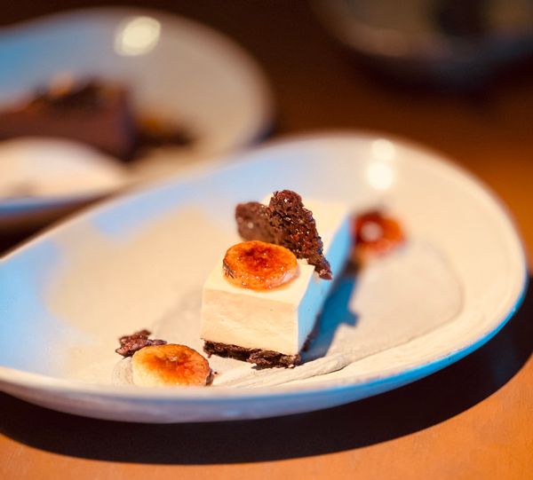 Plated dessert with caramelised fig on a ceramic plate, photo by Matthew Baxter on Pexels