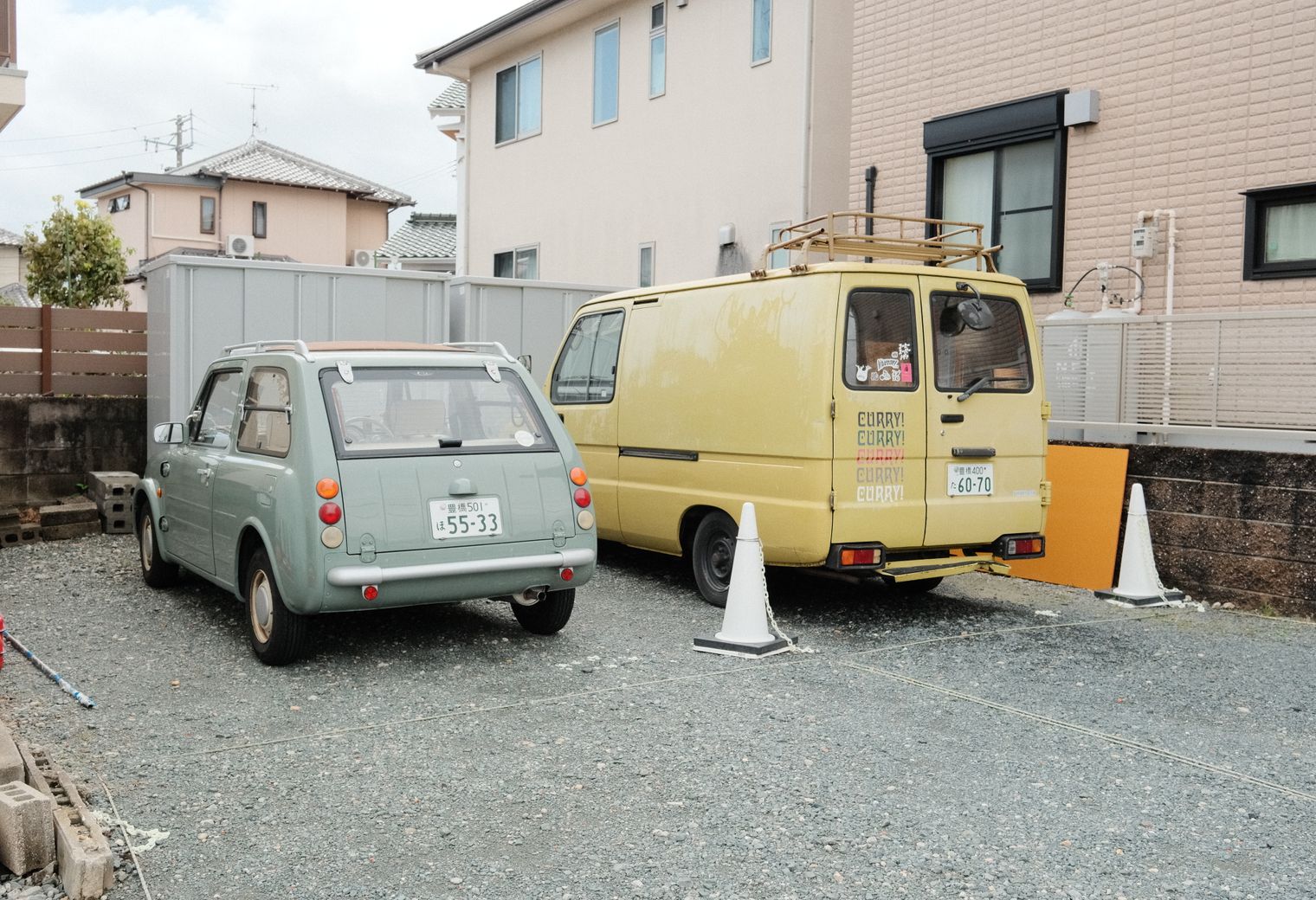 Handcross — man and van team loading a removal van