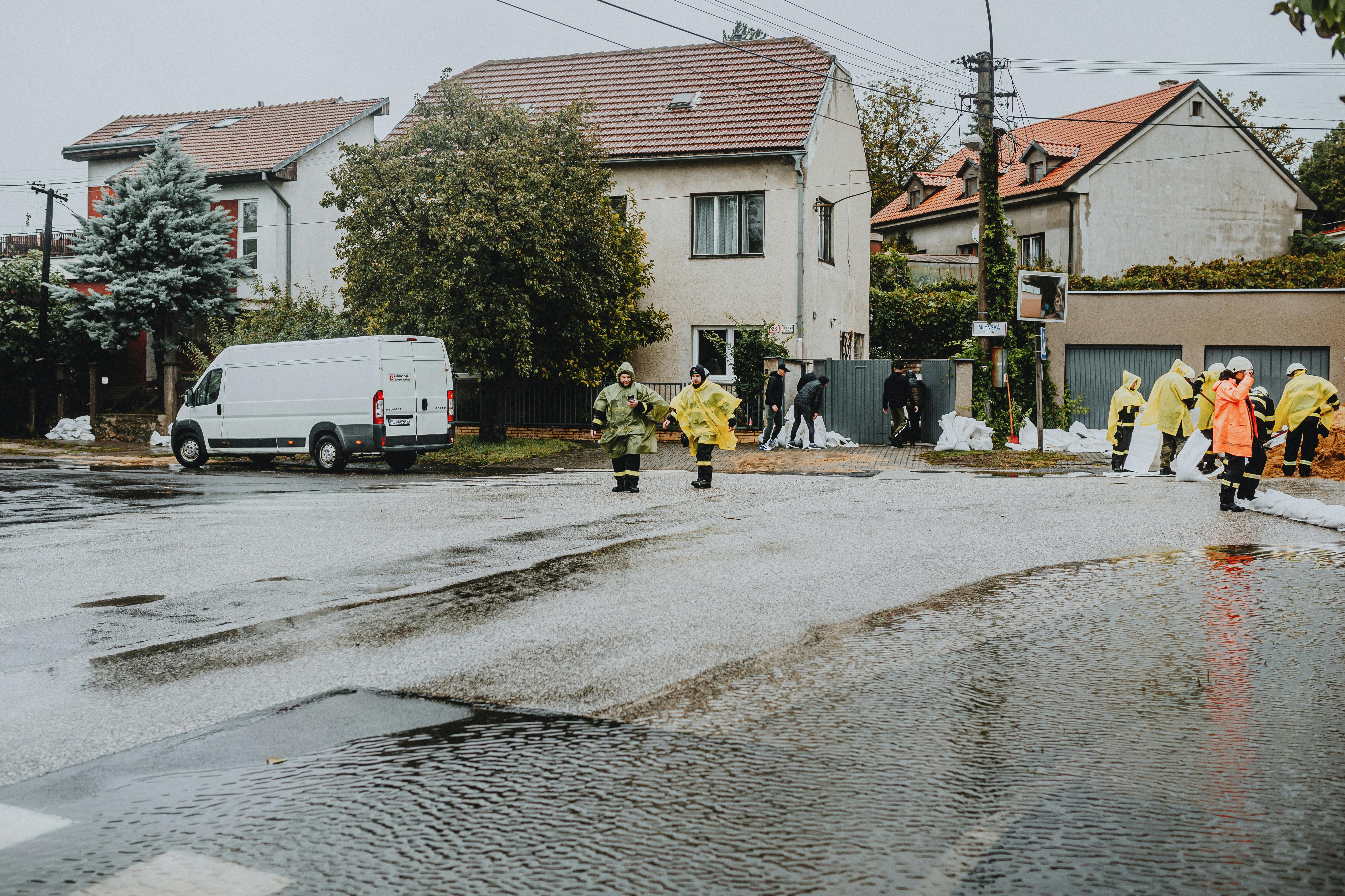 Cod Portocaliu la Rasova! Alerte de Ploi Torențiale și Vijelii în Vestul Județului Constanța