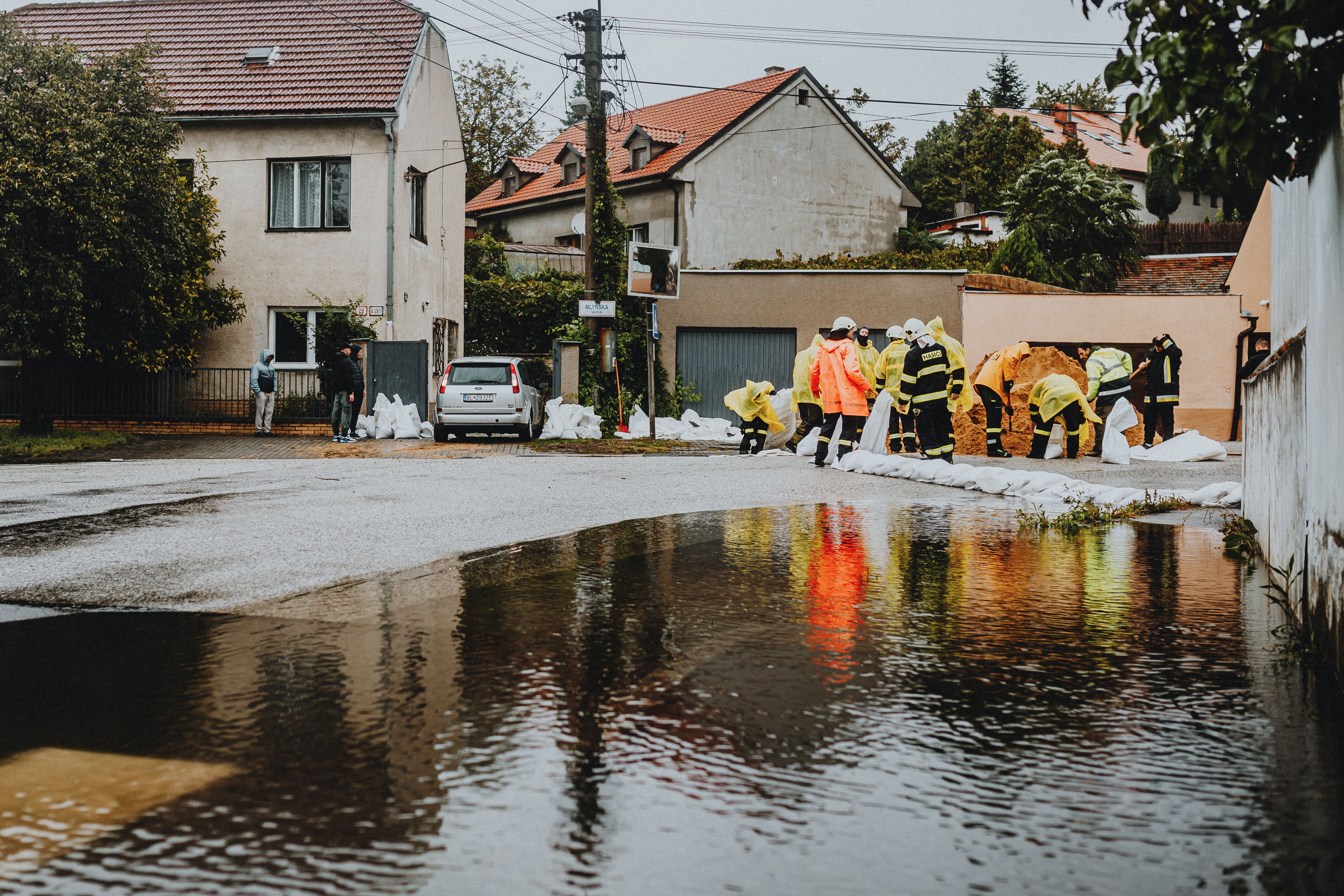 The 100-Year Flood Myth: What It Really Means for Your Home – Expert Guides flood guide