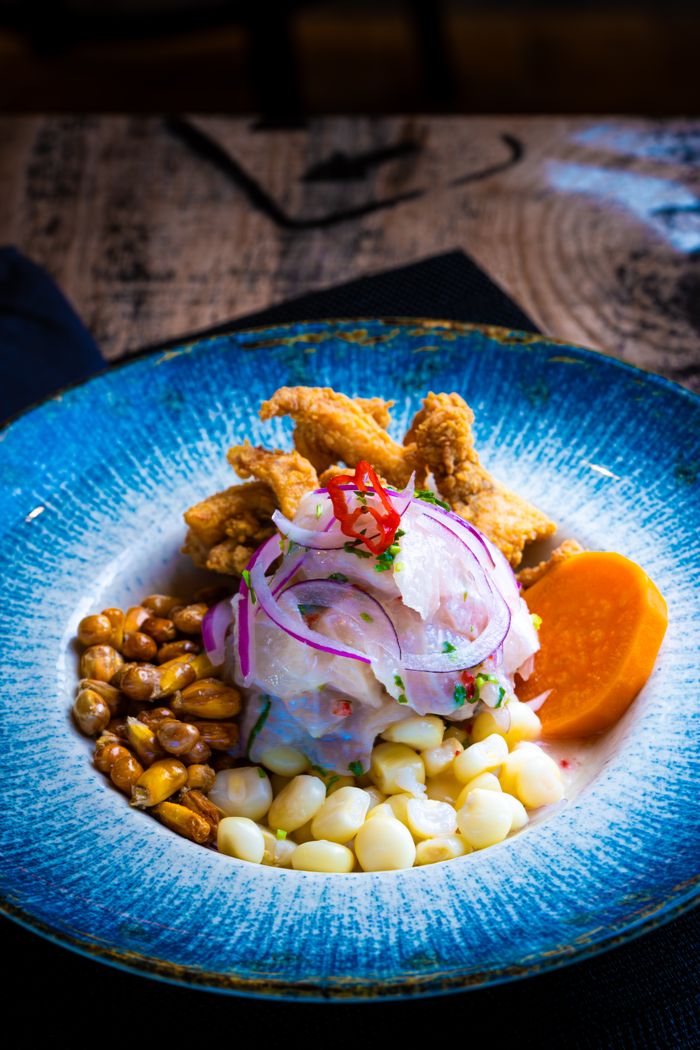Plato peruano con guarniciones