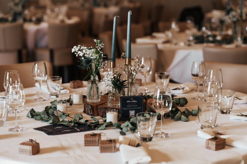 Table chaleureuse aux chandelles
