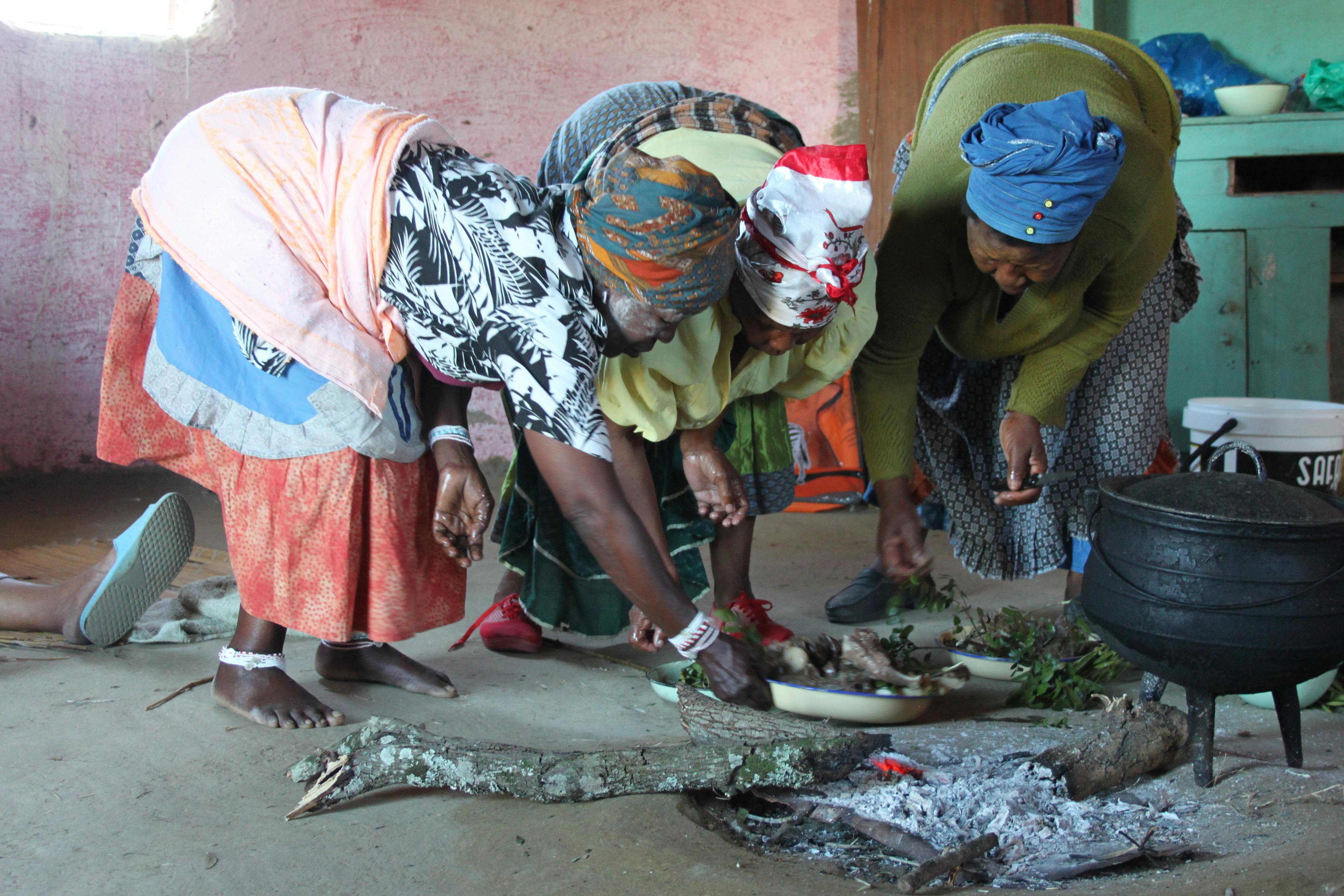 港口部落的生活：Sapud Kacaw的爐灶，為什麼能維繫社區的傳承？