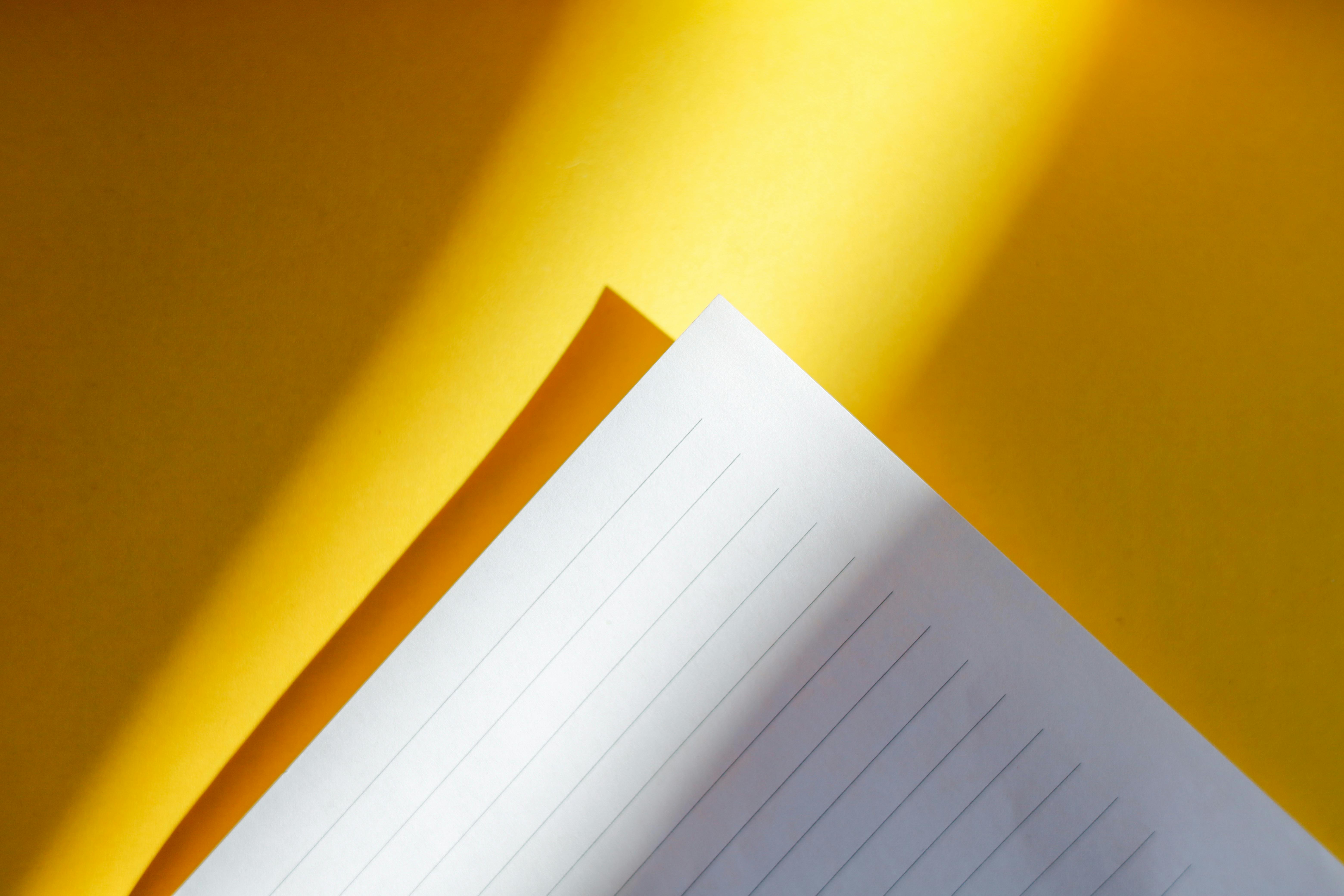 Gratis Composición Minimalista Con Papel Rayado Foto de stock