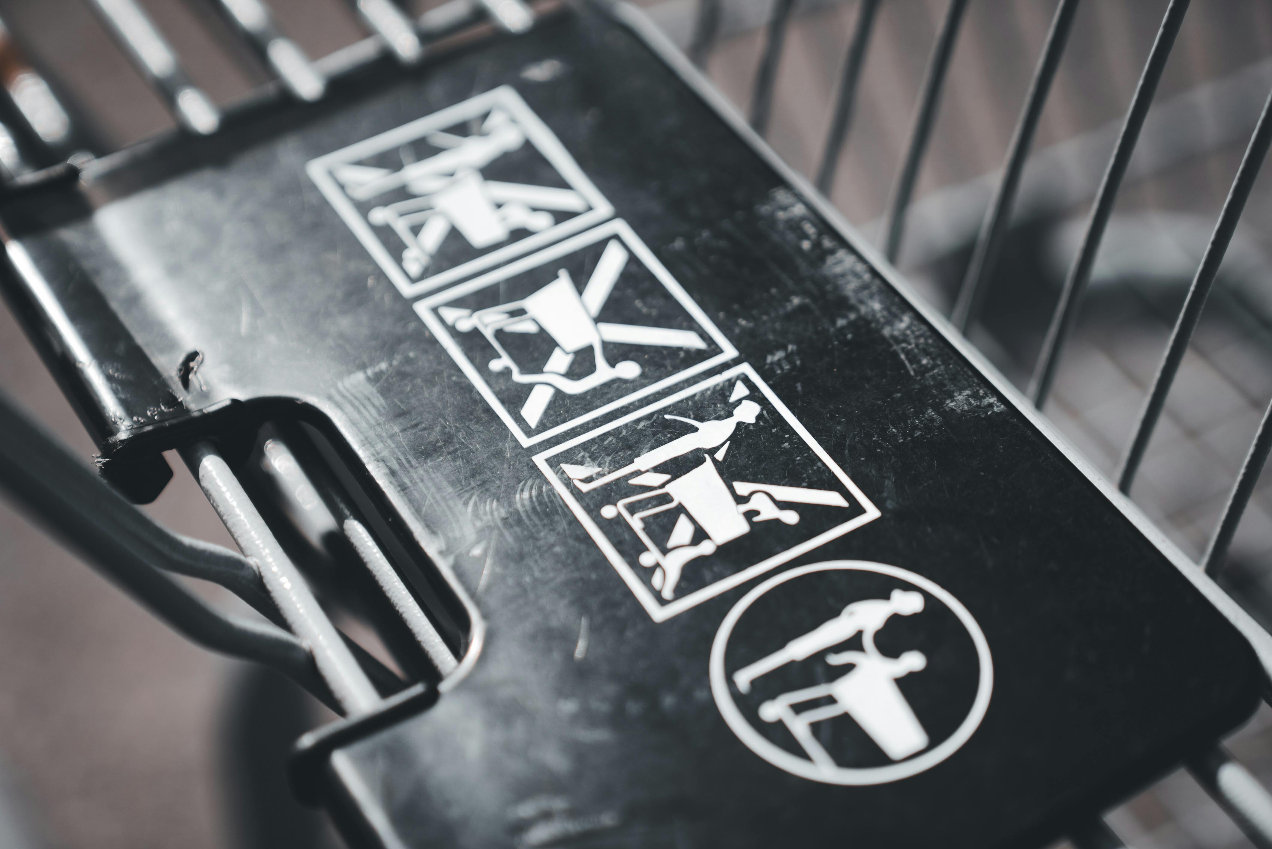 Gratis Primer Plano De Las Instrucciones De Seguridad Del Carrito De Compras Foto de stock