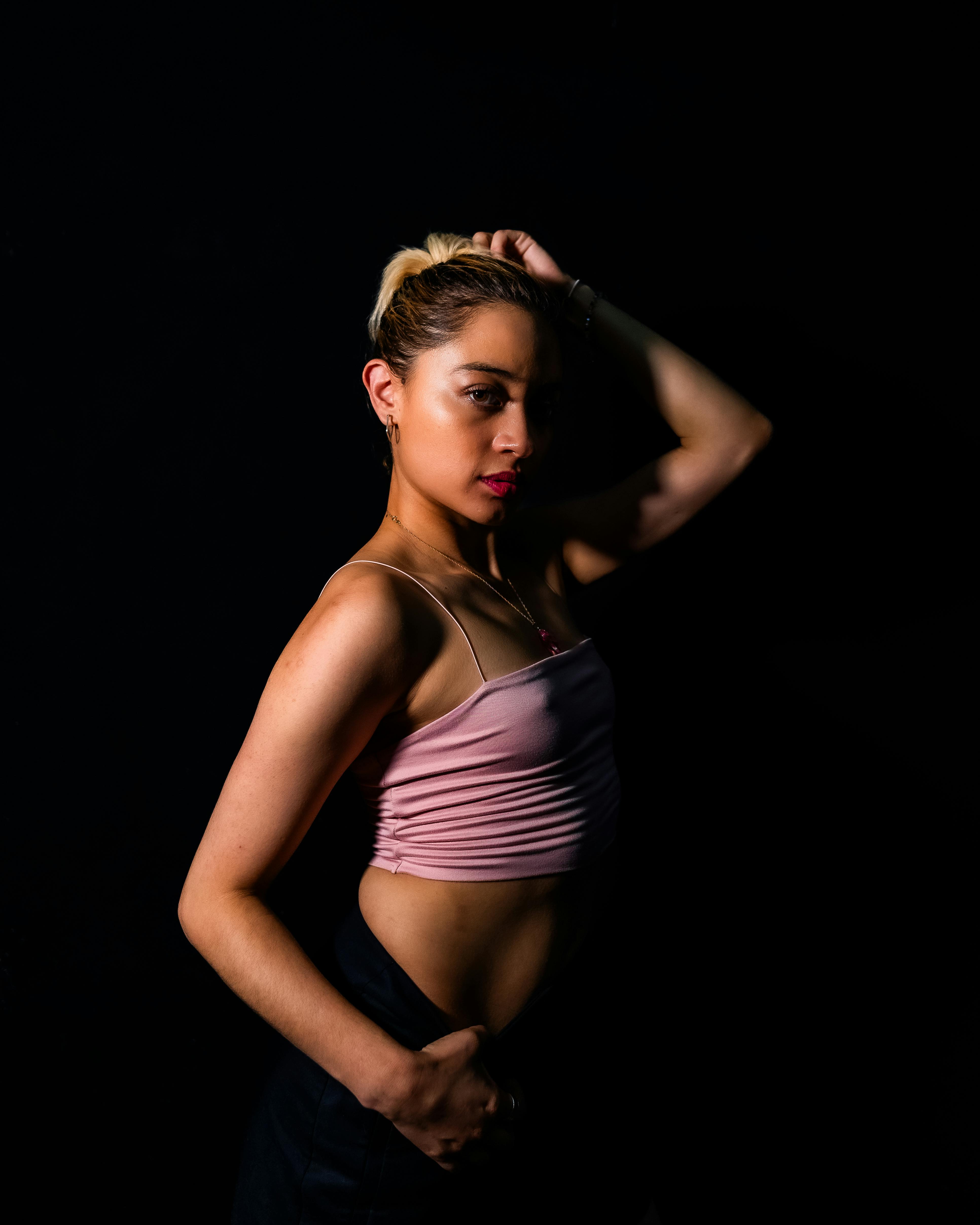 gratis Stijlvol Portret Van Een Zelfverzekerde Vrouw Stockfoto