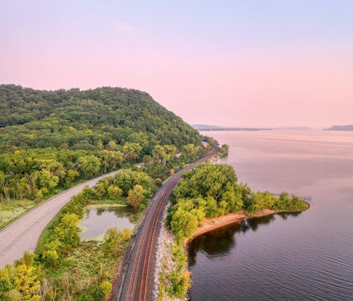 Ride Through Fall Colors On These Stunning Amtrak Routes