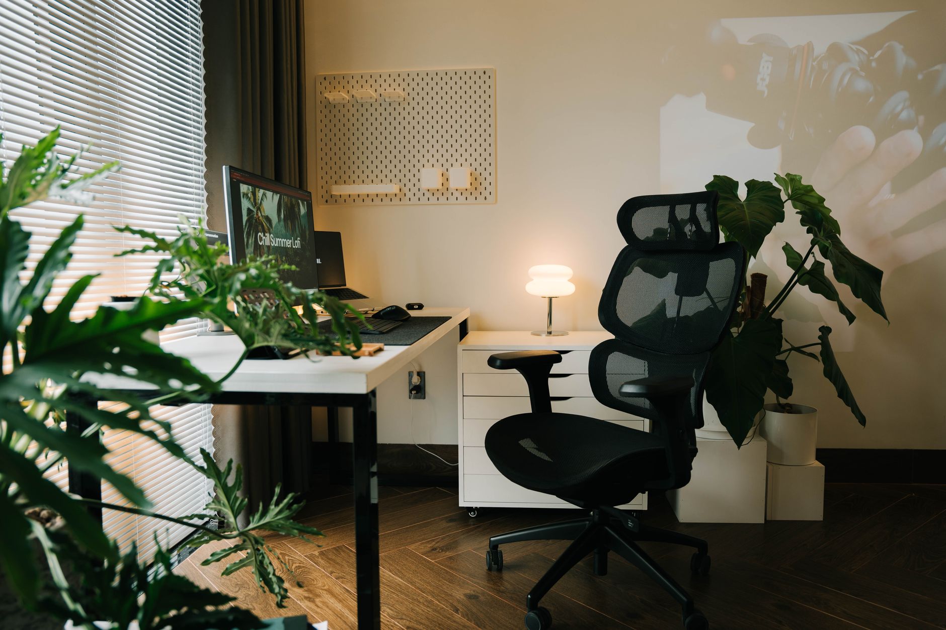 Best Chair for Home Office 2026: Mesh & Lumbar