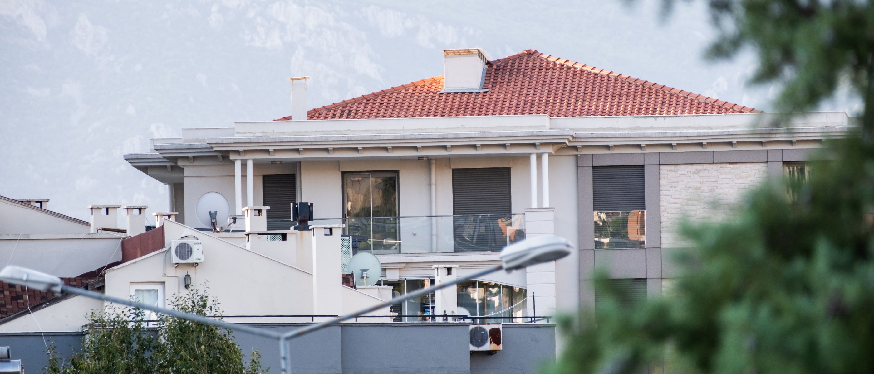 Exterior Painting in Kingsbury — woodwork brushed to a crisp, smooth line