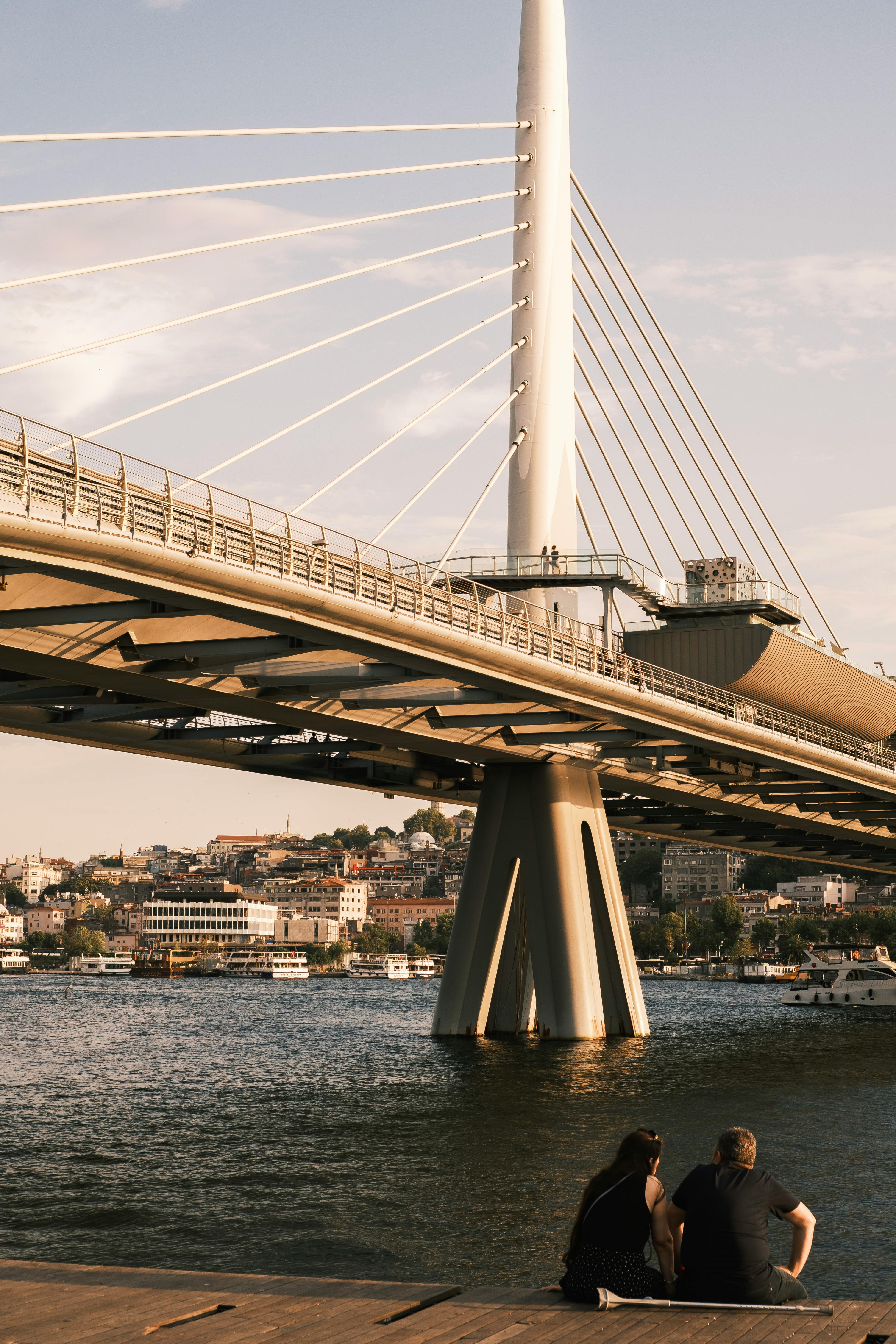 Gratuit Pont Du Métro De La Corne D'or à Istanbul Au Coucher Du Soleil Photos