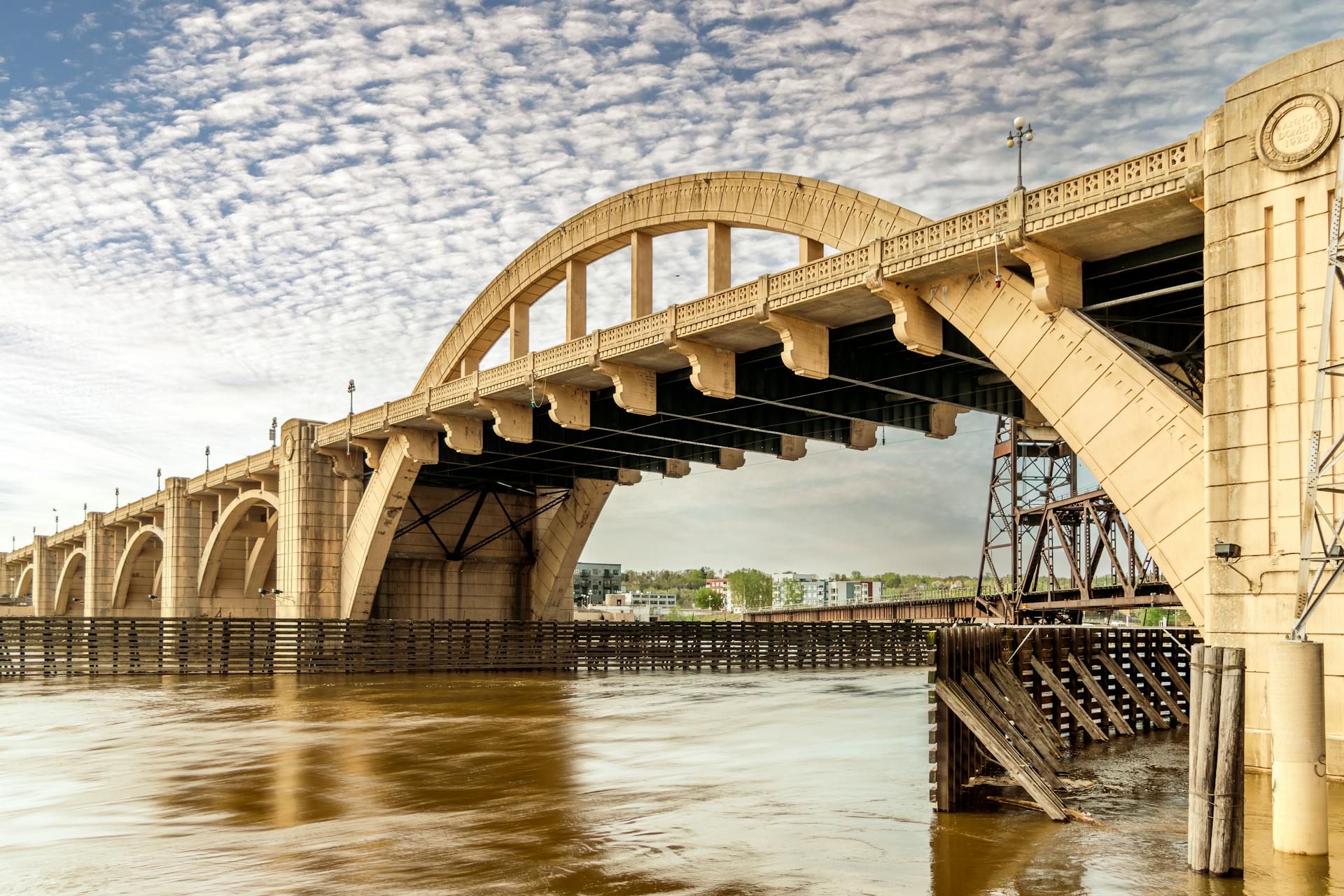 Iconic Robert Street Bridge Over Mississippi River