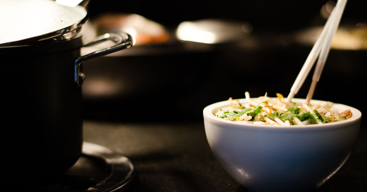 Sopa minestrone ligera con pasta integral Sopa minestrone ligera con pasta integral