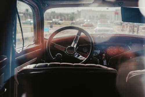 Fotos de stock gratuitas de coche antiguo, color, interior del coche