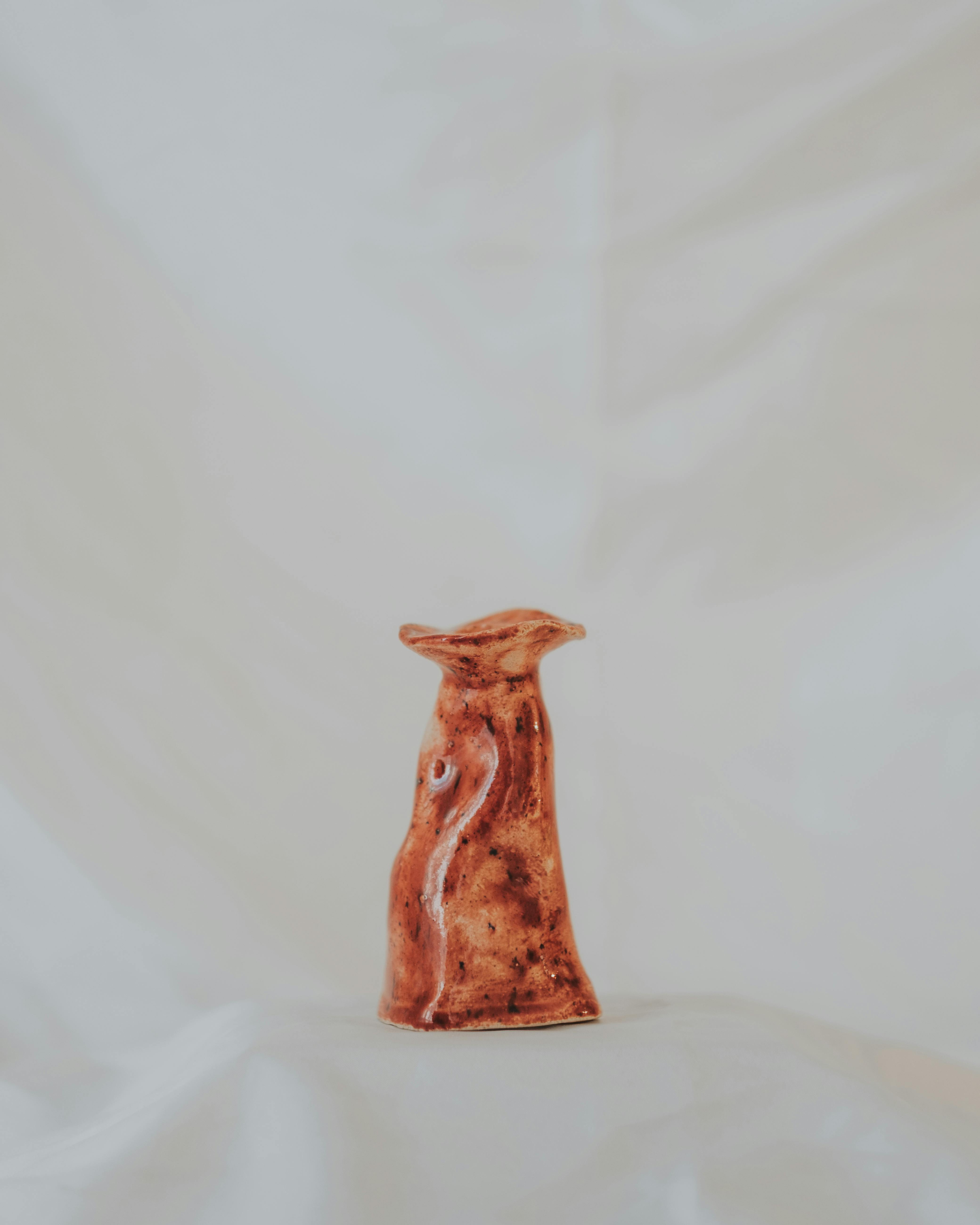 grátis Escultura Cerâmica Abstrata Com Estilo Minimalista Foto profissional