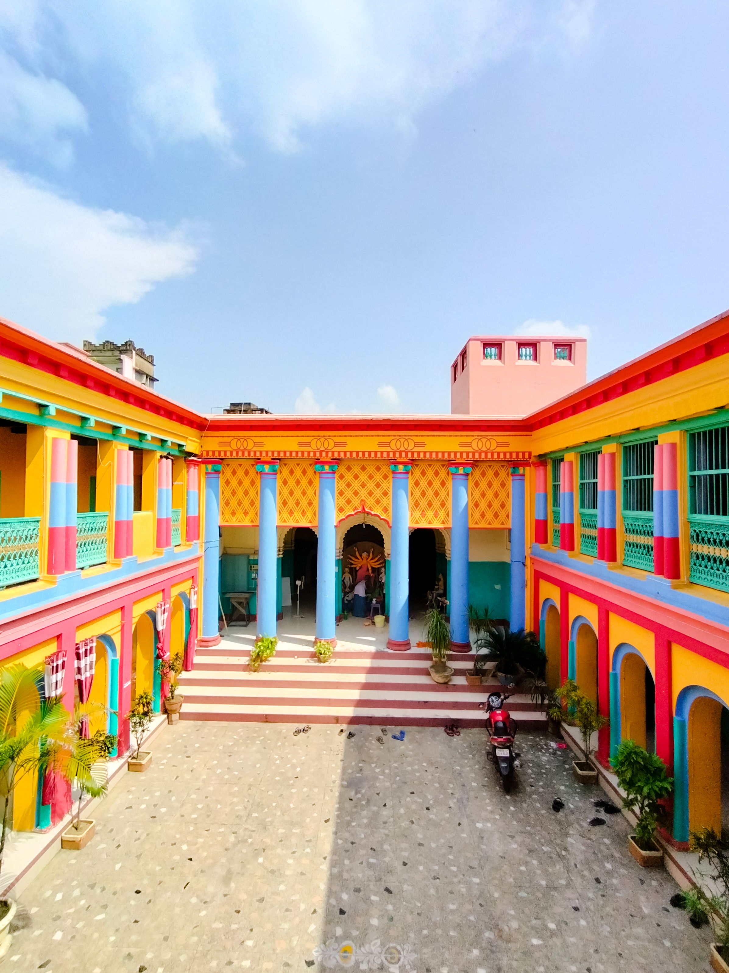 Colorful Courtyard with Durga Idol in Memari · Free Stock Photo