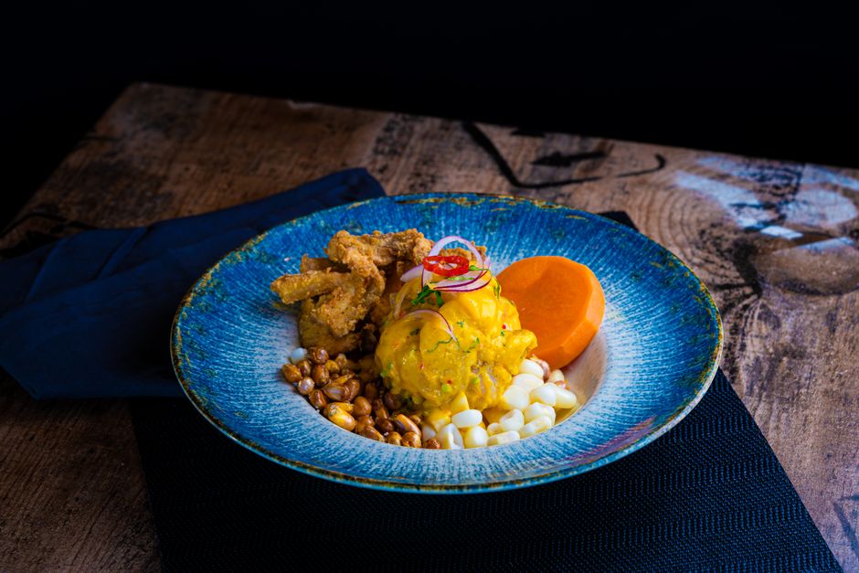 Perui ceviche – a lime-ban "főtt" tengeri hal titkai – ceviche serving sweet potato corn traditional peruvian