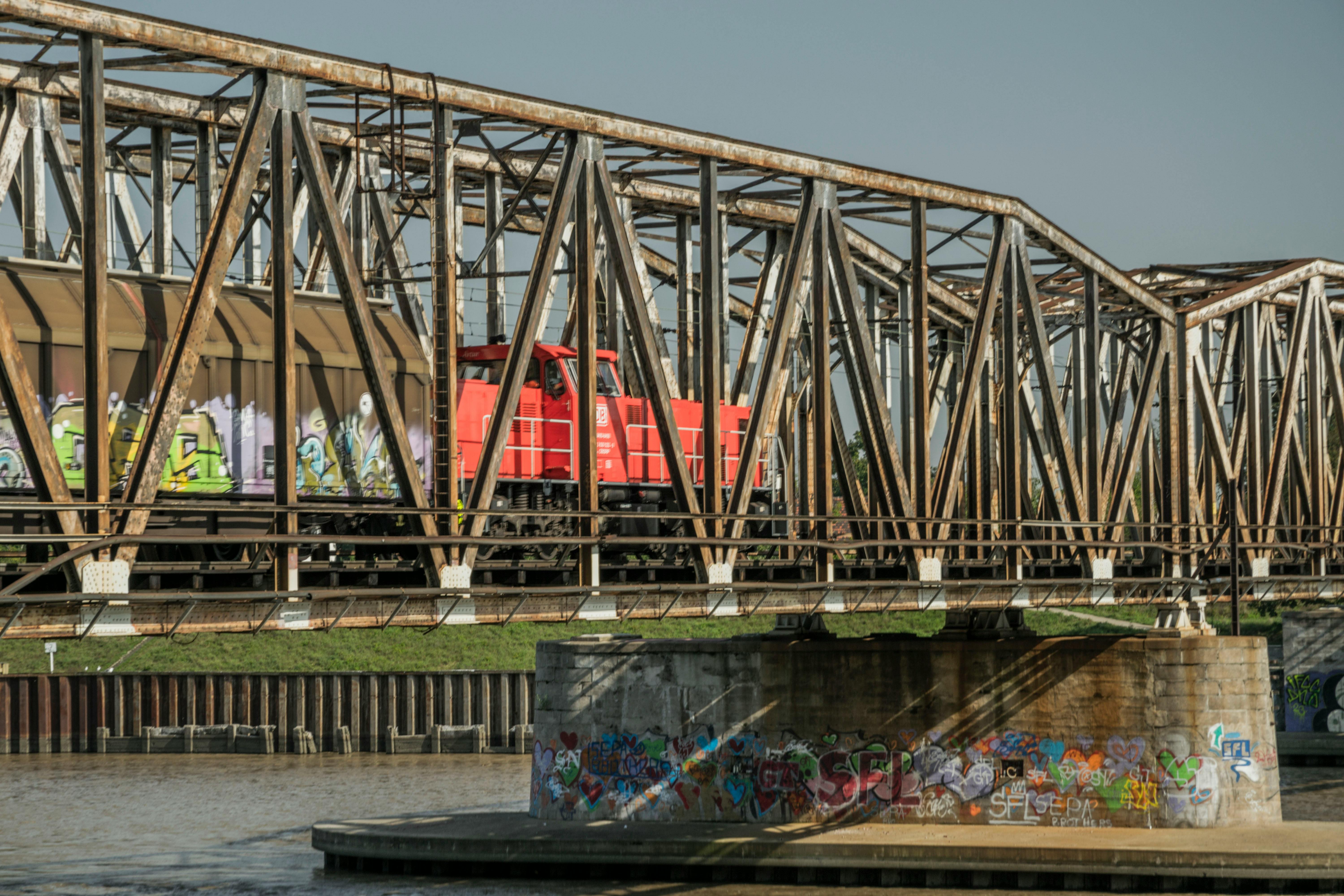 Le Couvent – Association Juxtapoz – Enfin Seule