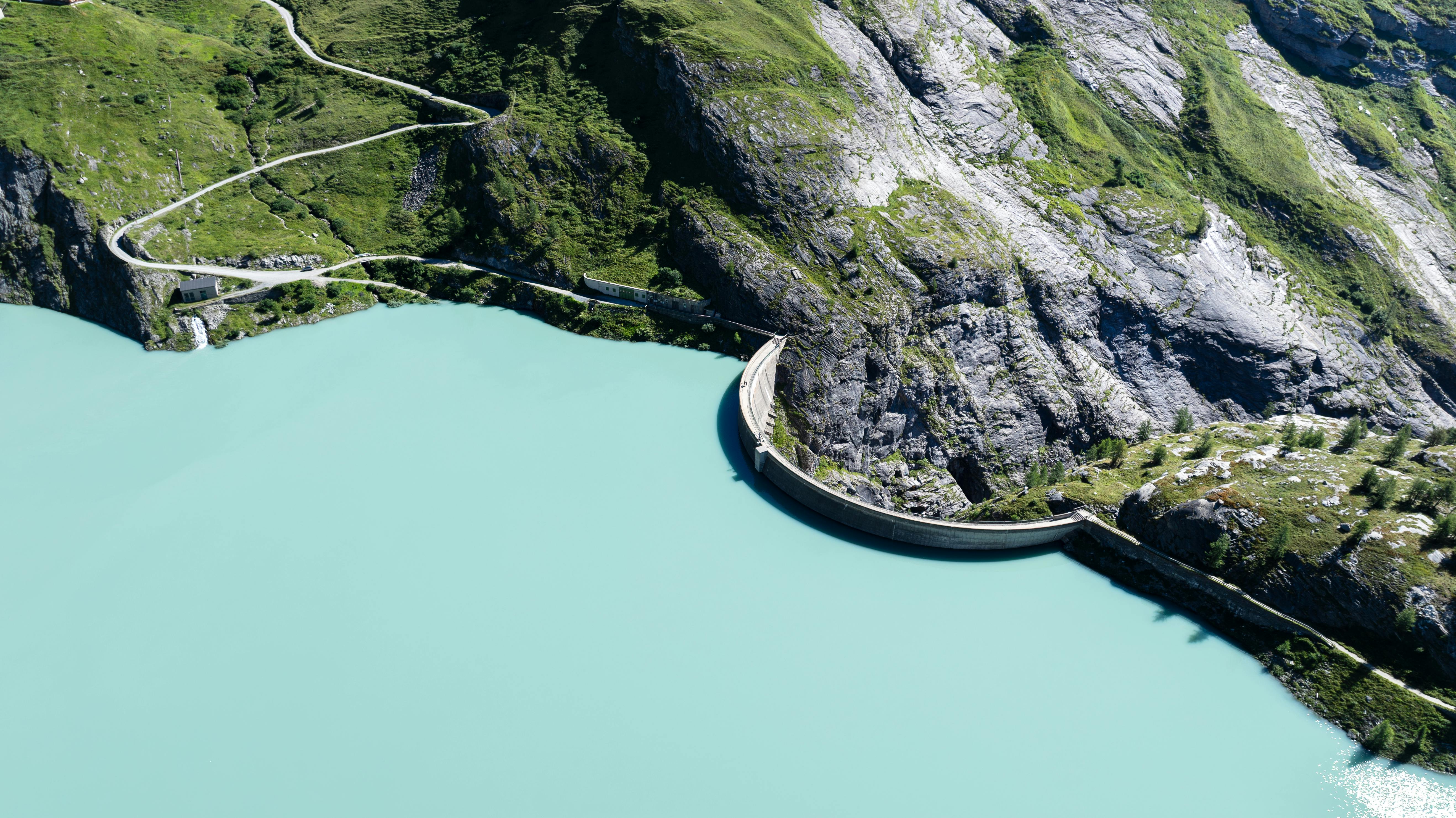 corporate governance esg — Photo by Alan Kabeš on Pexels