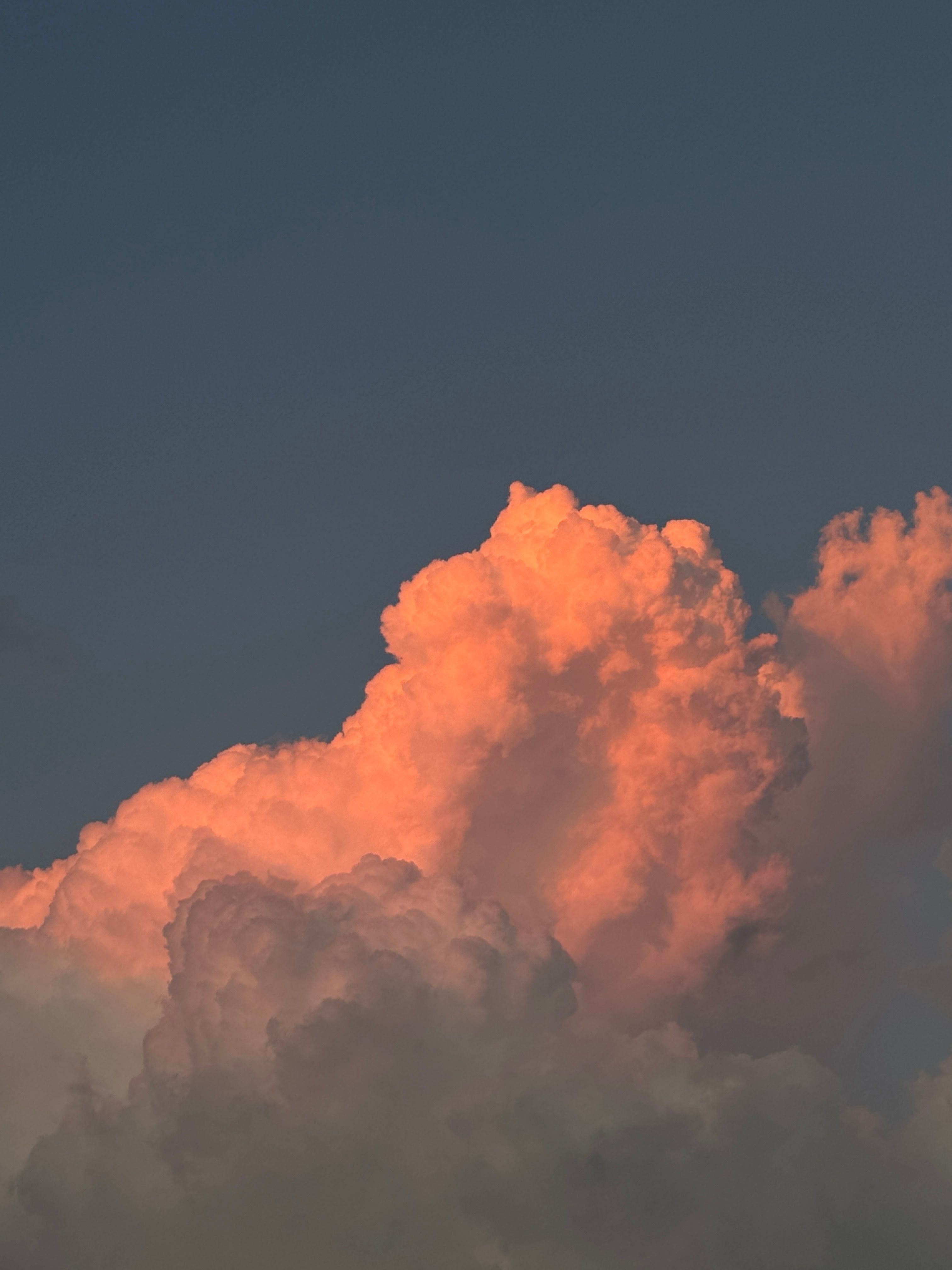 Dramatic Sunset Clouds with Warm Tones · Free Stock Photo