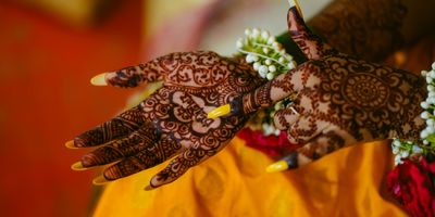 Arabic vs Traditional Mehendi