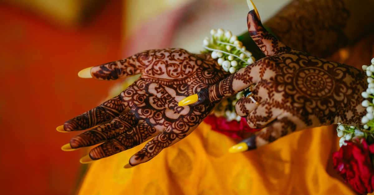 Arabic vs Traditional Mehendi: Which to Choose?