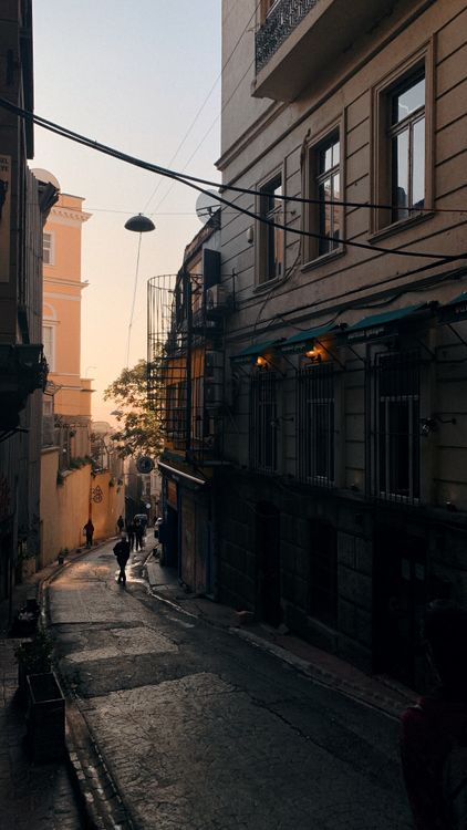 Charming Istanbul Street at Twilight · Free Stock Photo