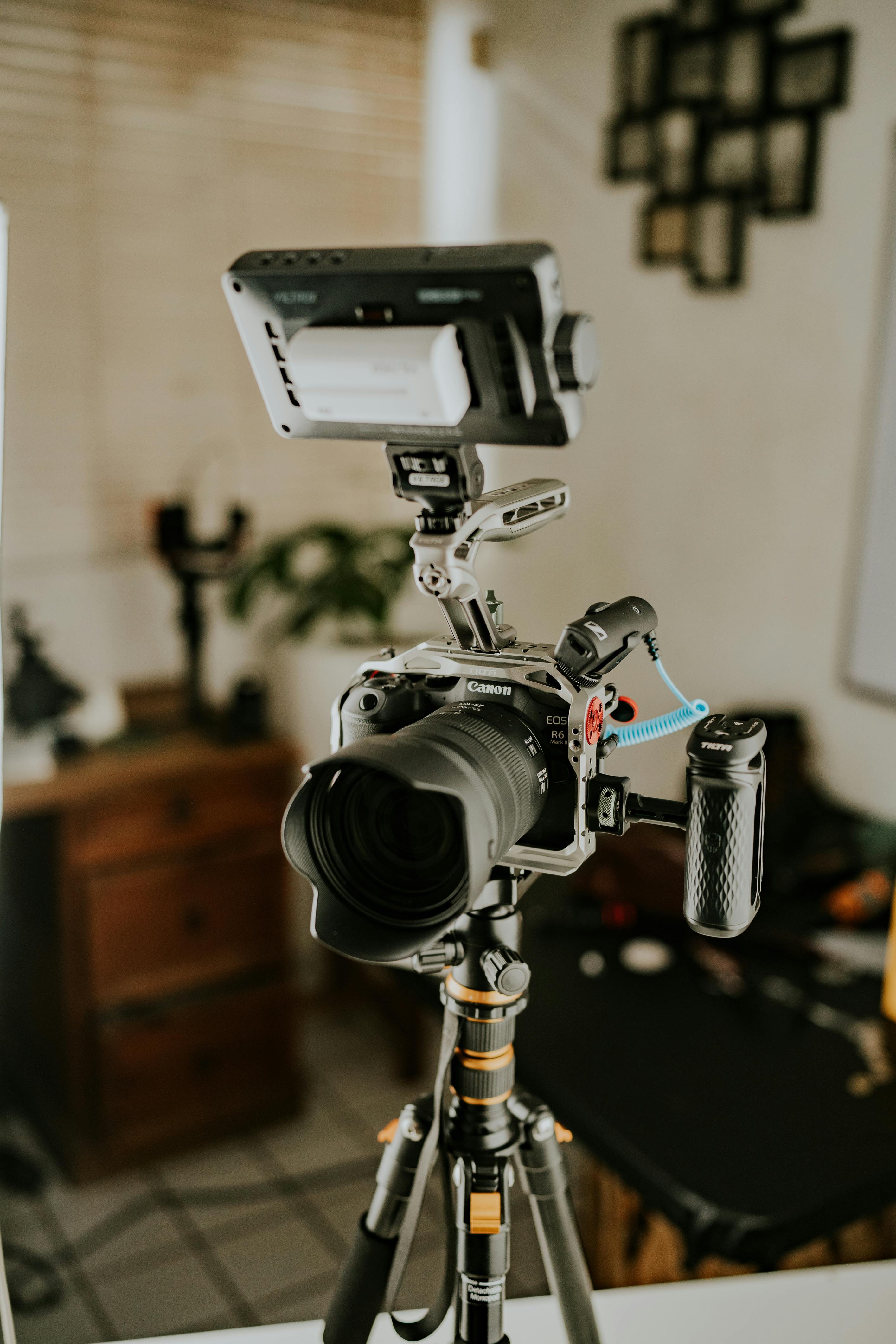Professional Camera Setup with Rig on Tripod · Free Stock Photo