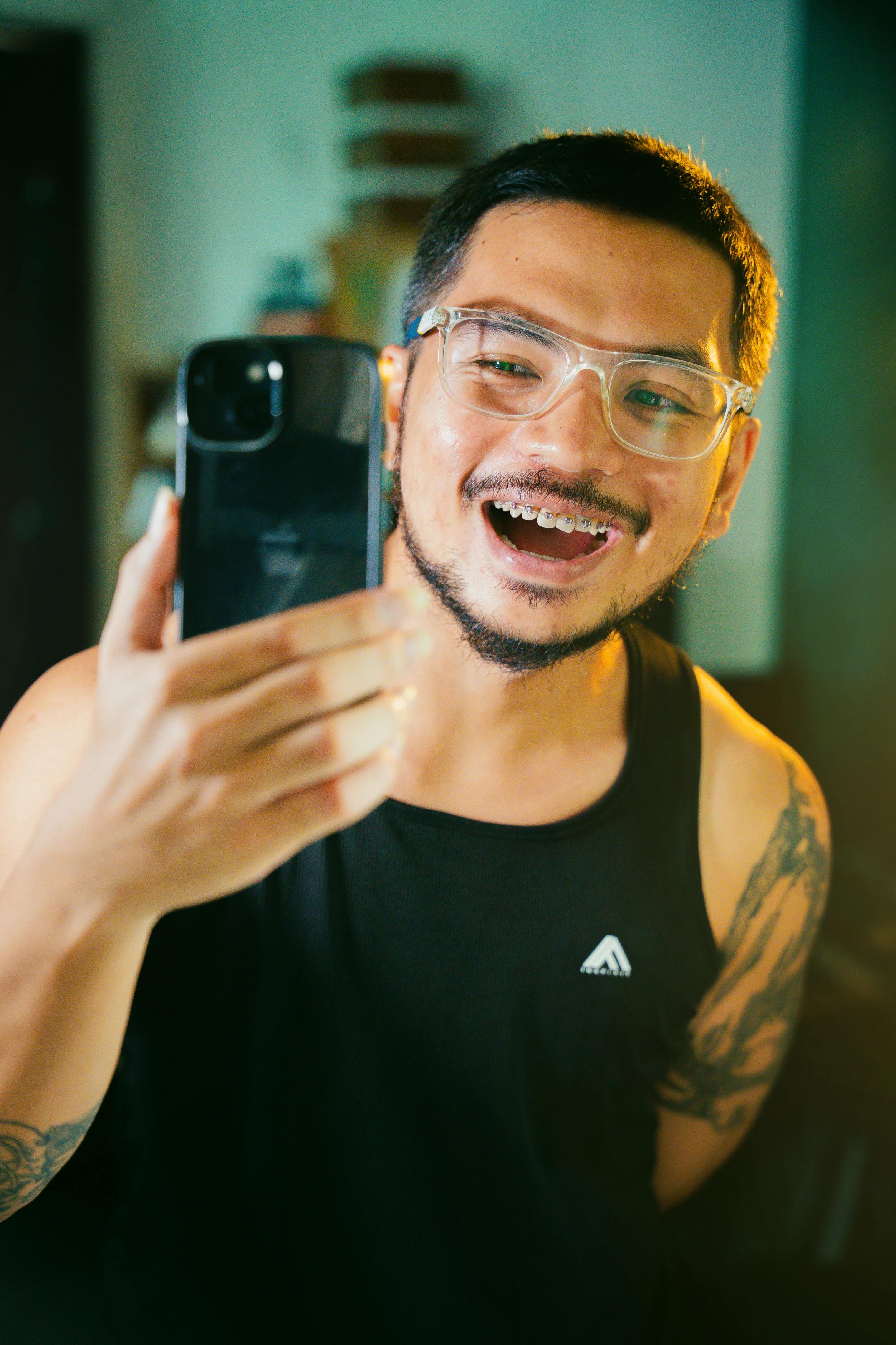 Gratuit Tânăr Făcând Un Selfie Cu Smartphone Ul Fotografie de stoc