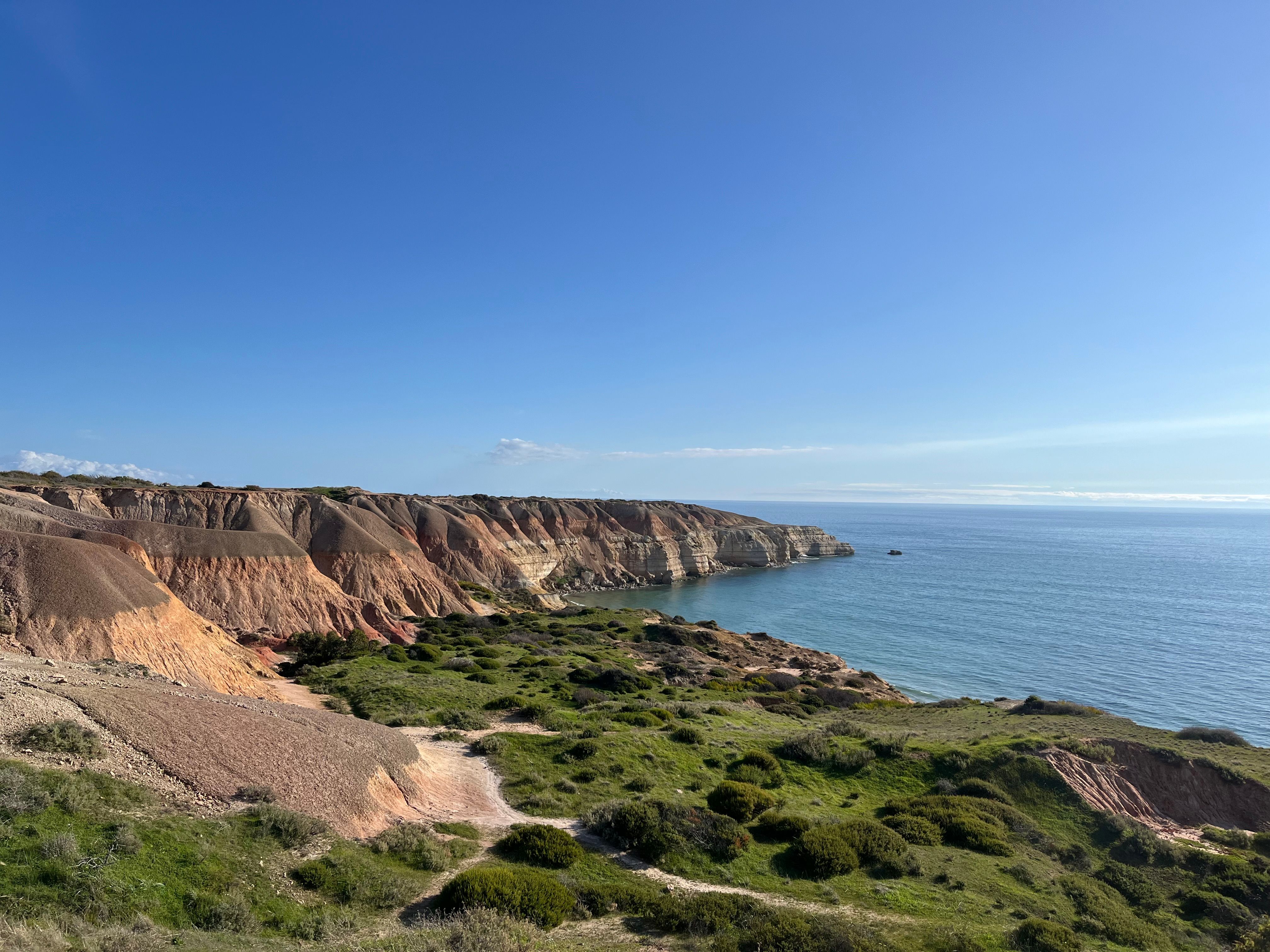 Breathtaking coastal cliffs at Maslin Beach, South Australia, overlooking the ocean.
