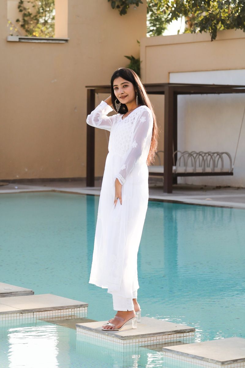 White Elegant Cord Set #596