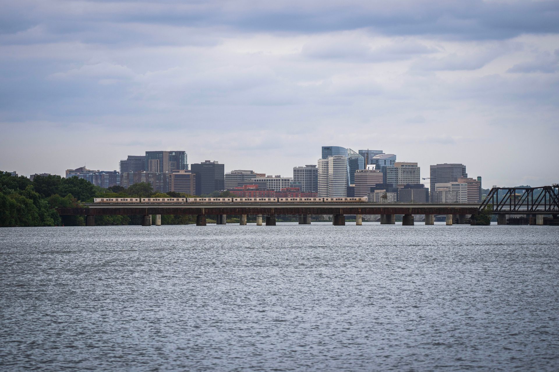 Hotels near Globe Life Field: top 5 by walking distance