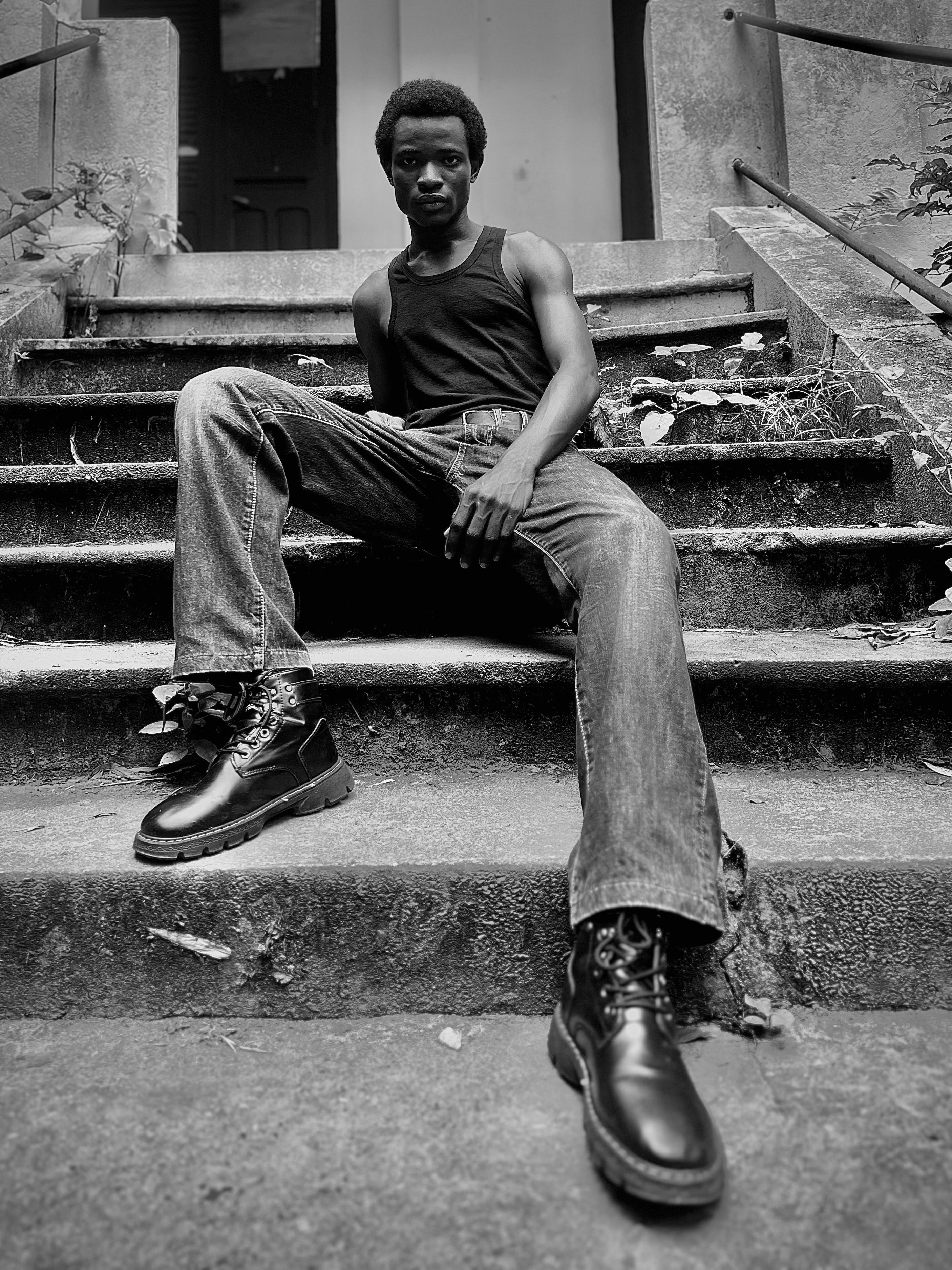 Retrato Urbano En Blanco Y Negro · Foto de stock gratuita