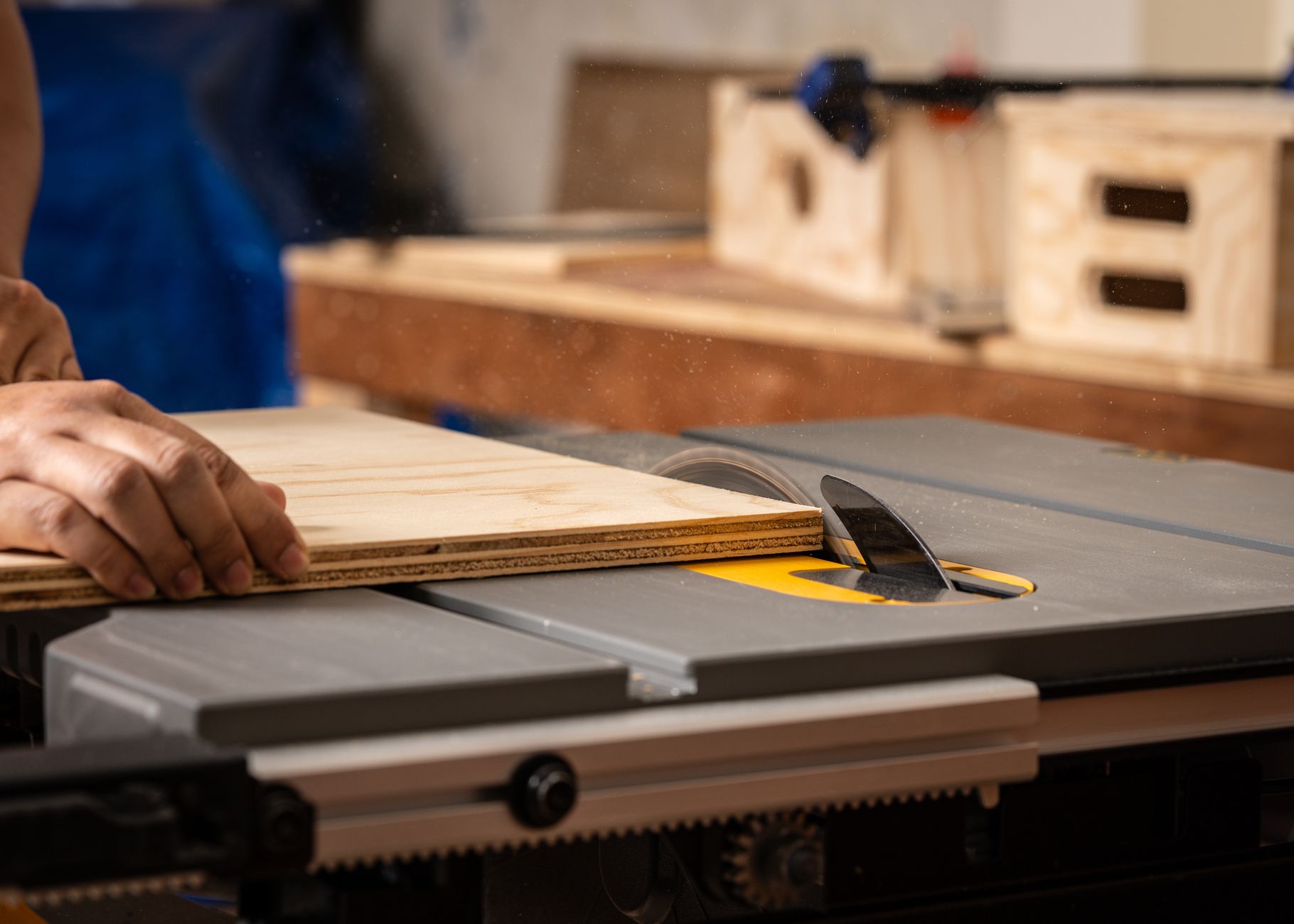 Best Table Saw for Beginners 2026: Safe First Cuts