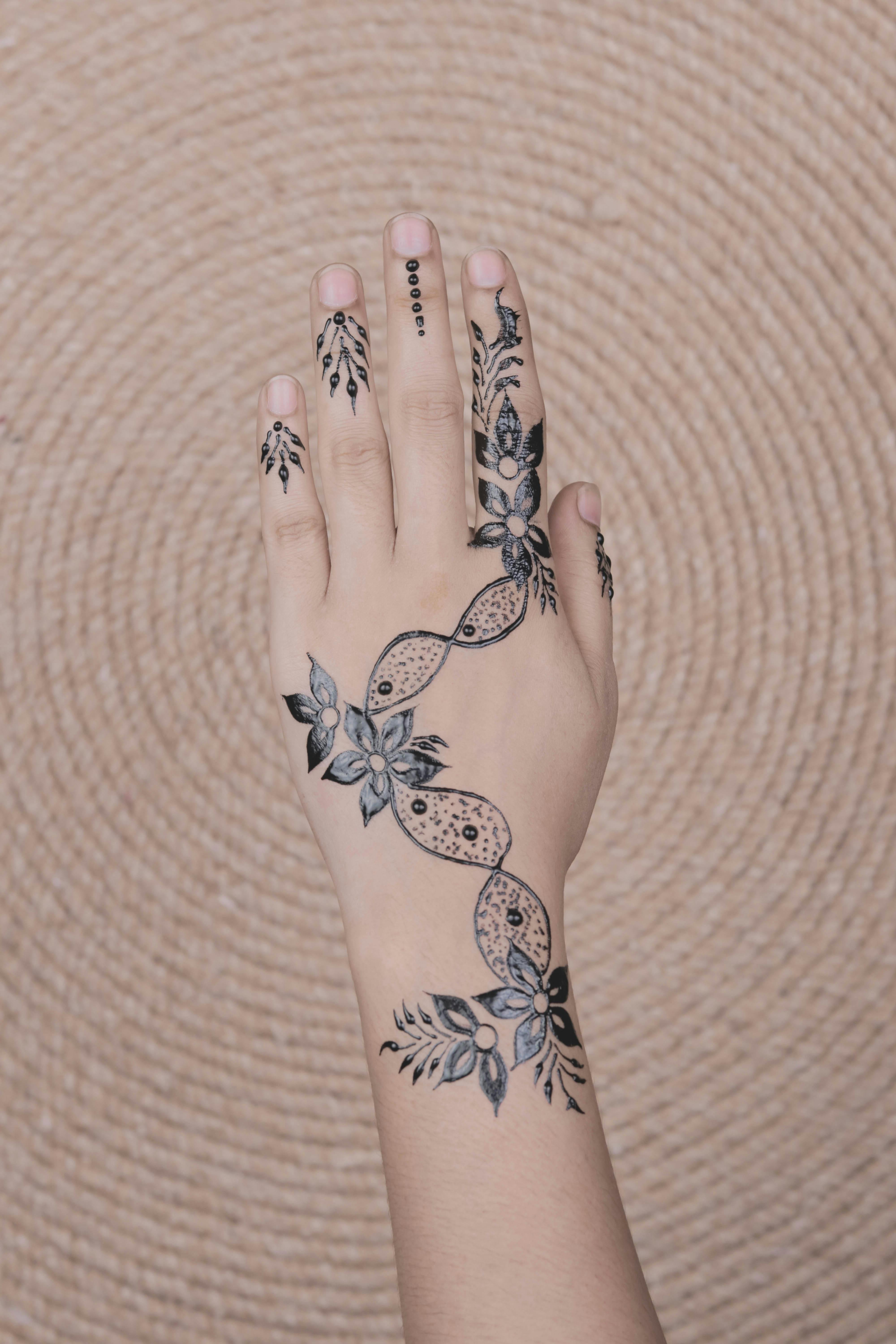 Foto profissional gratuita de centro de treinamento henna, centro de ...