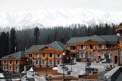 Warm, Wind-Protected Winter Havens in India for People Escaping the Chill