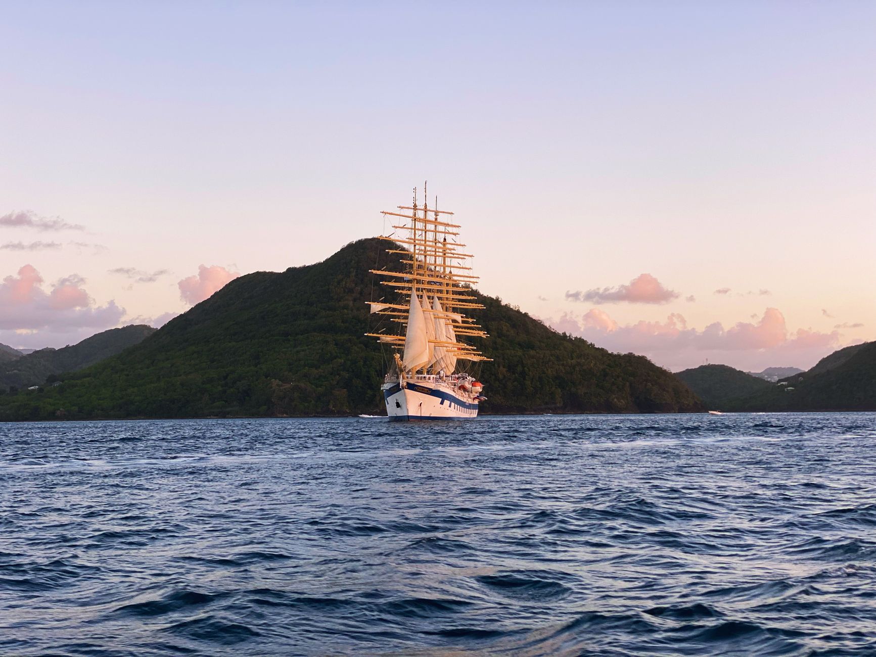 Sail the Grenadines