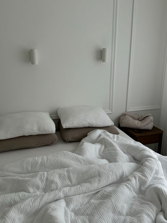Modern Minimalist White Bedroom