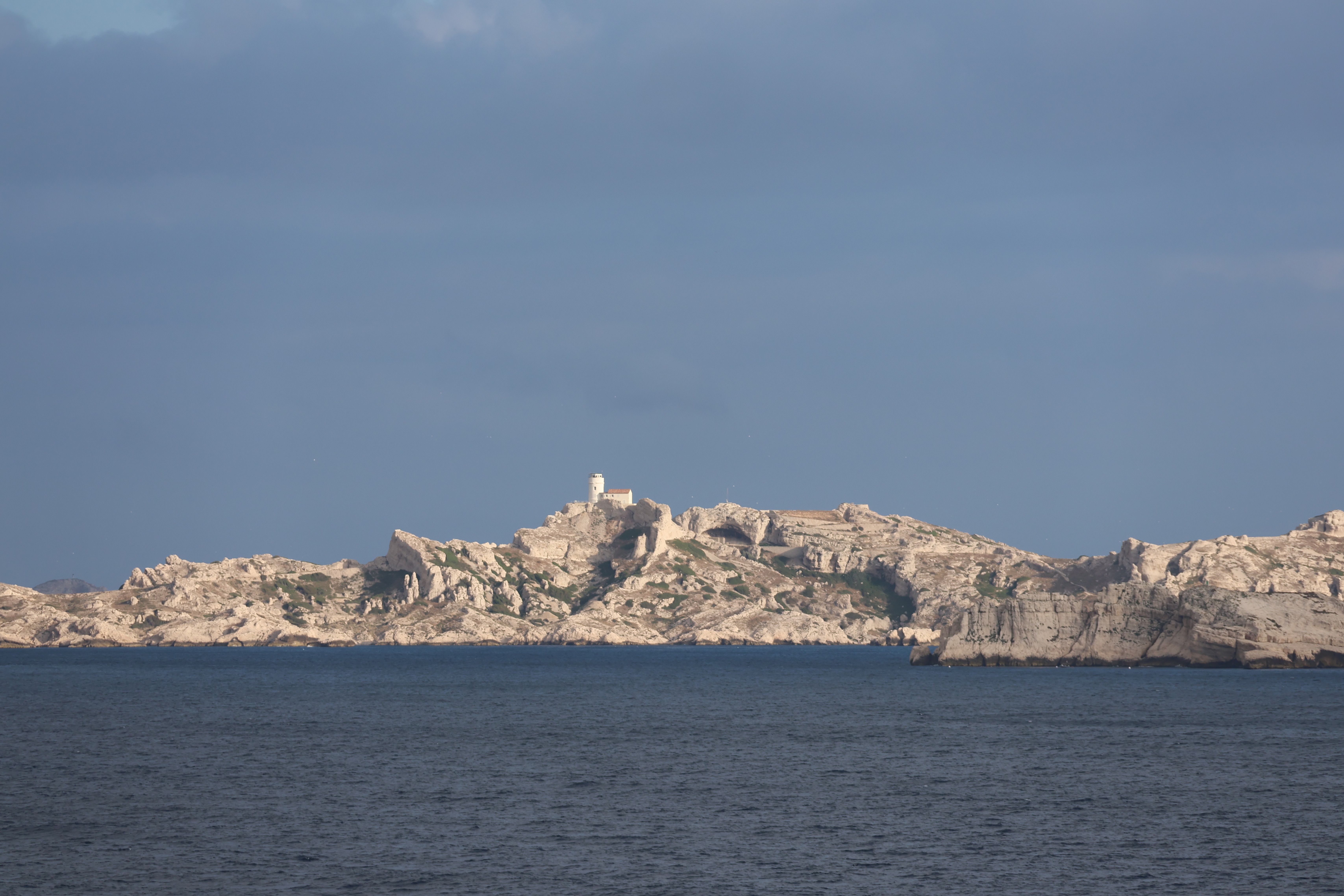 Couverture : Why live in Marseille: seven timeless reasons
