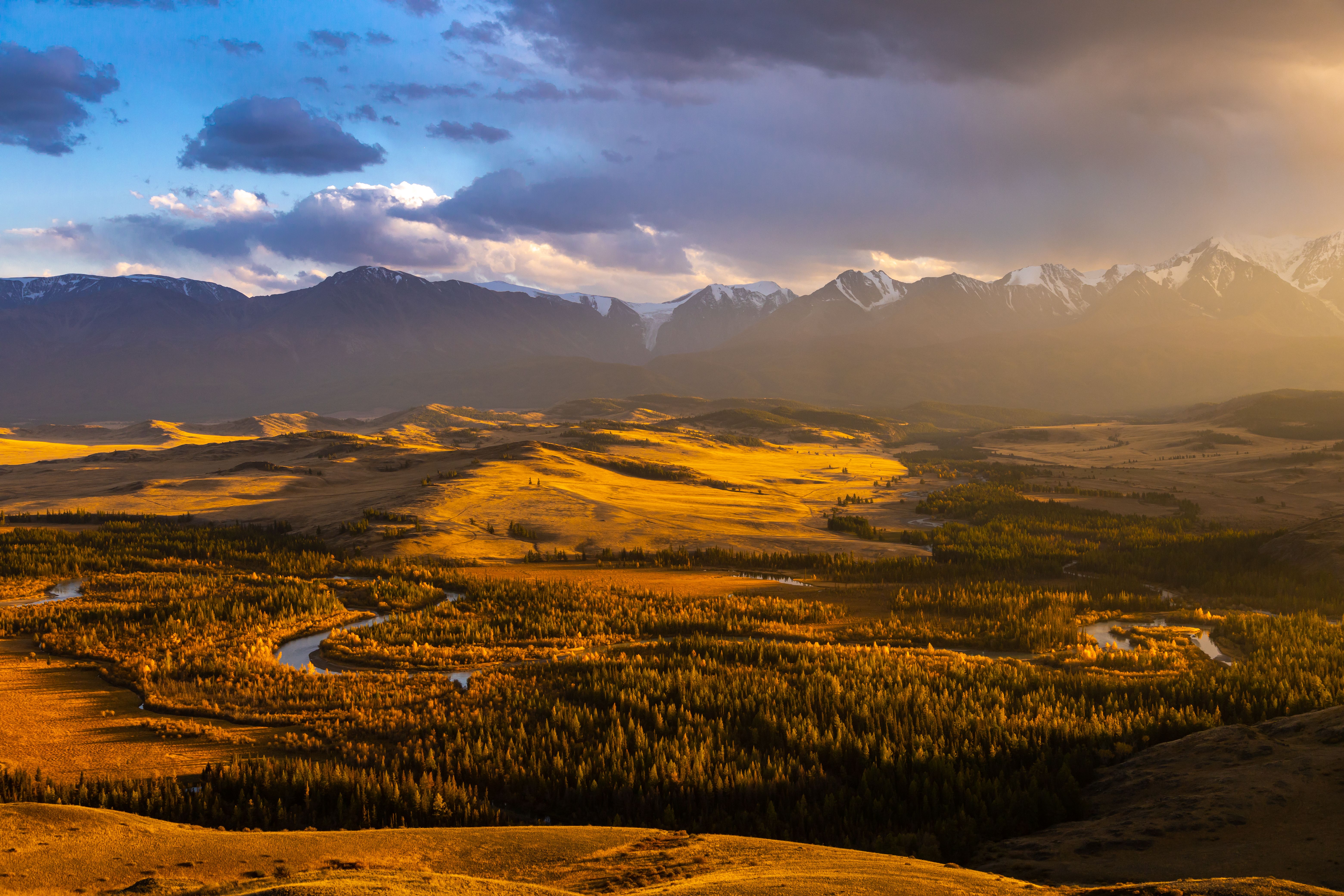 Stunning Mountain Landscape at Sunset · Free Stock Photo