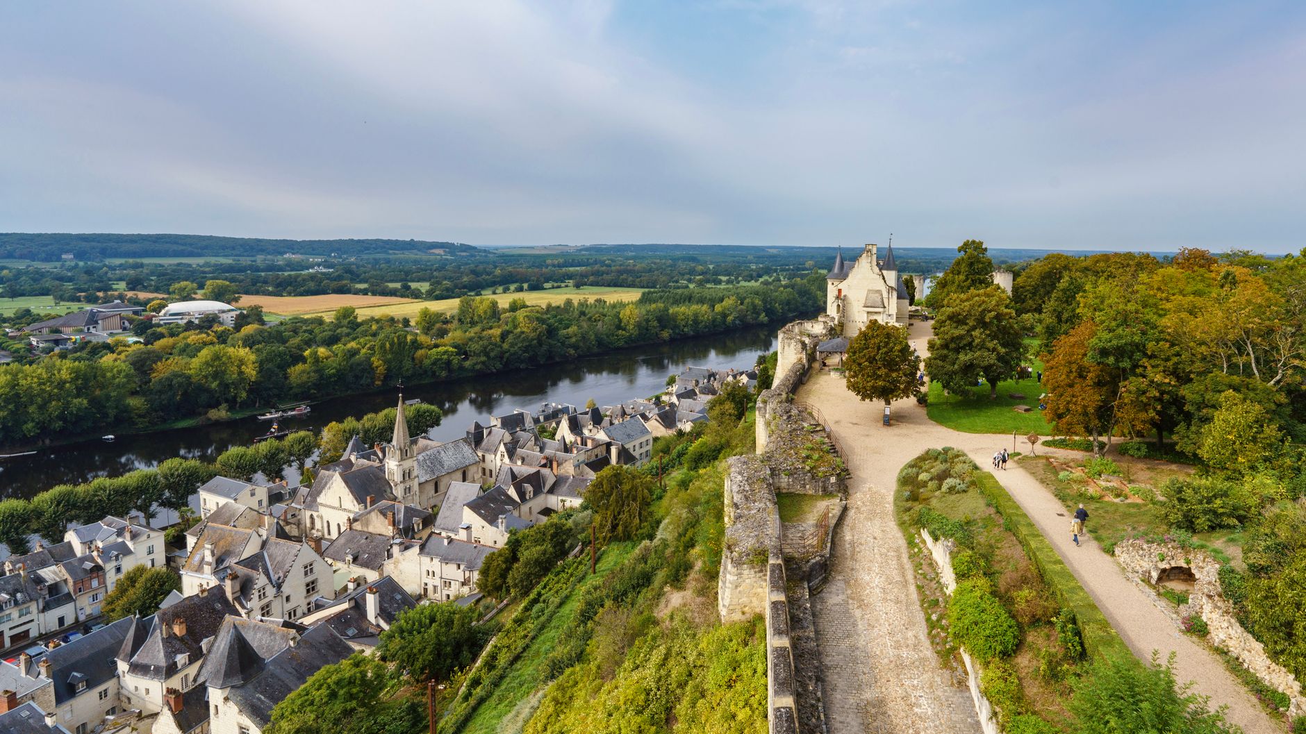 Airport transfers in Loire Valley Airport transfers in Loire Valley