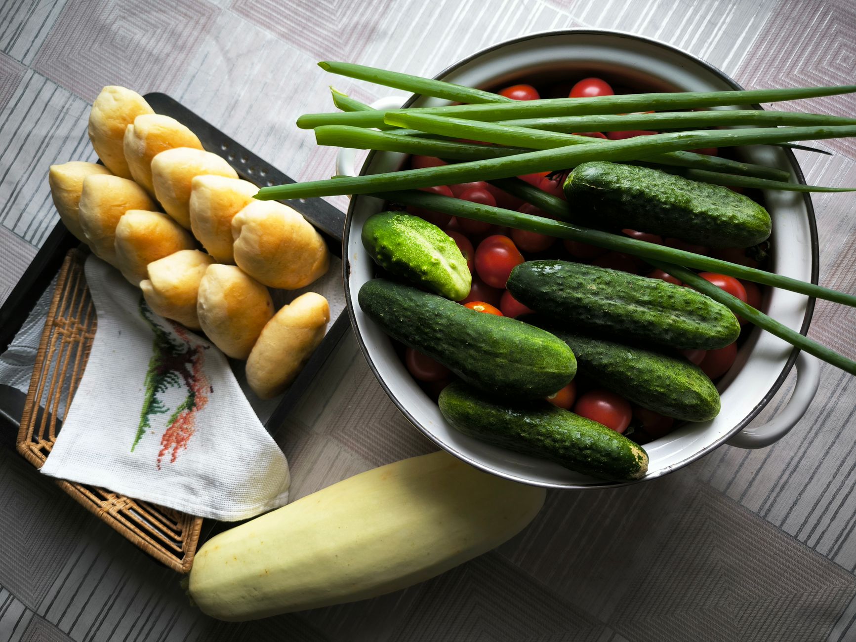 Bí quyết làm đồ ăn vặt 'gây nghiện' tại nhà chỉ với nguyên liệu quen thuộc
