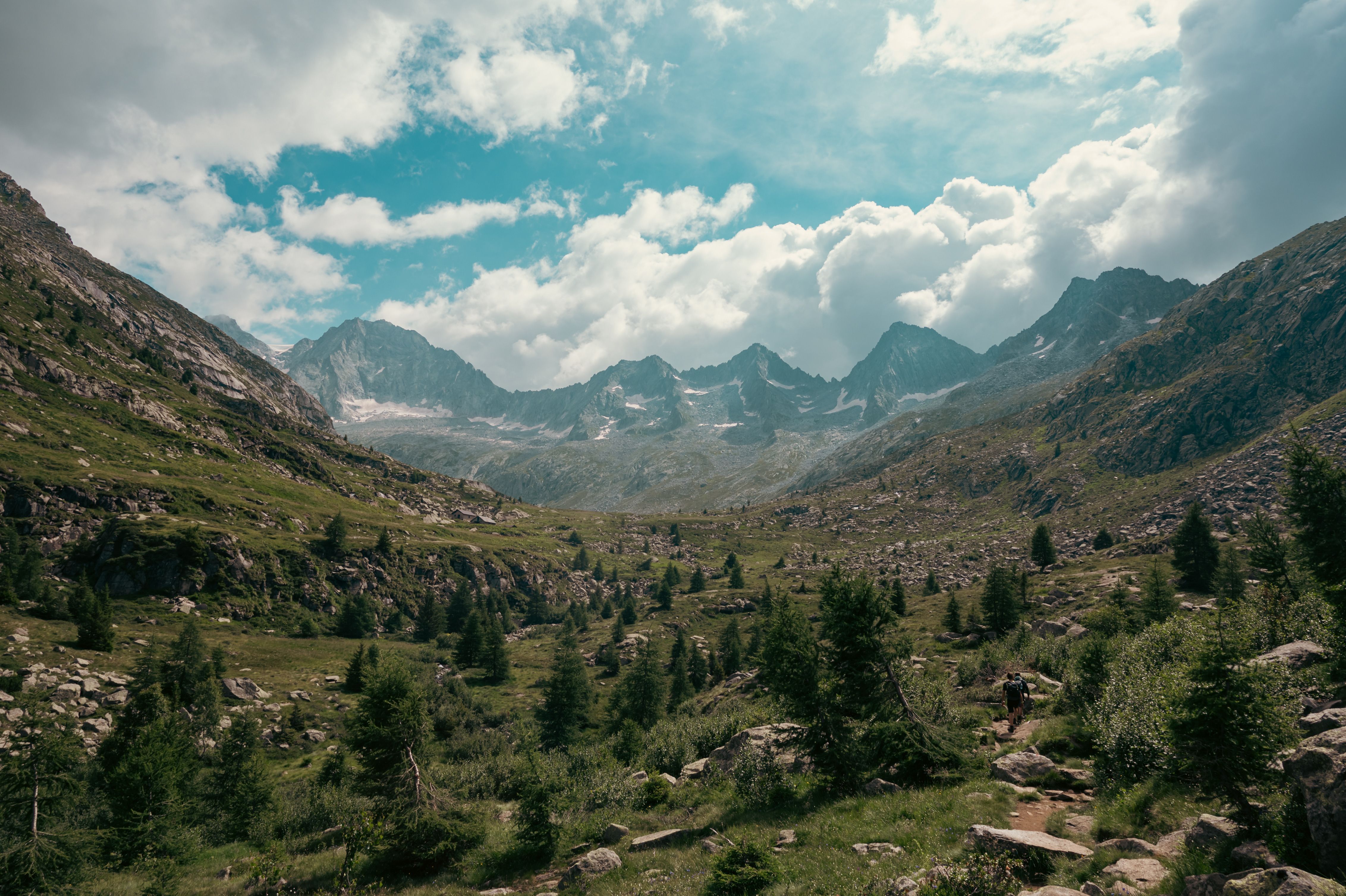 Scenic Mountain Landscape with Lush Greenery · Free Stock Photo