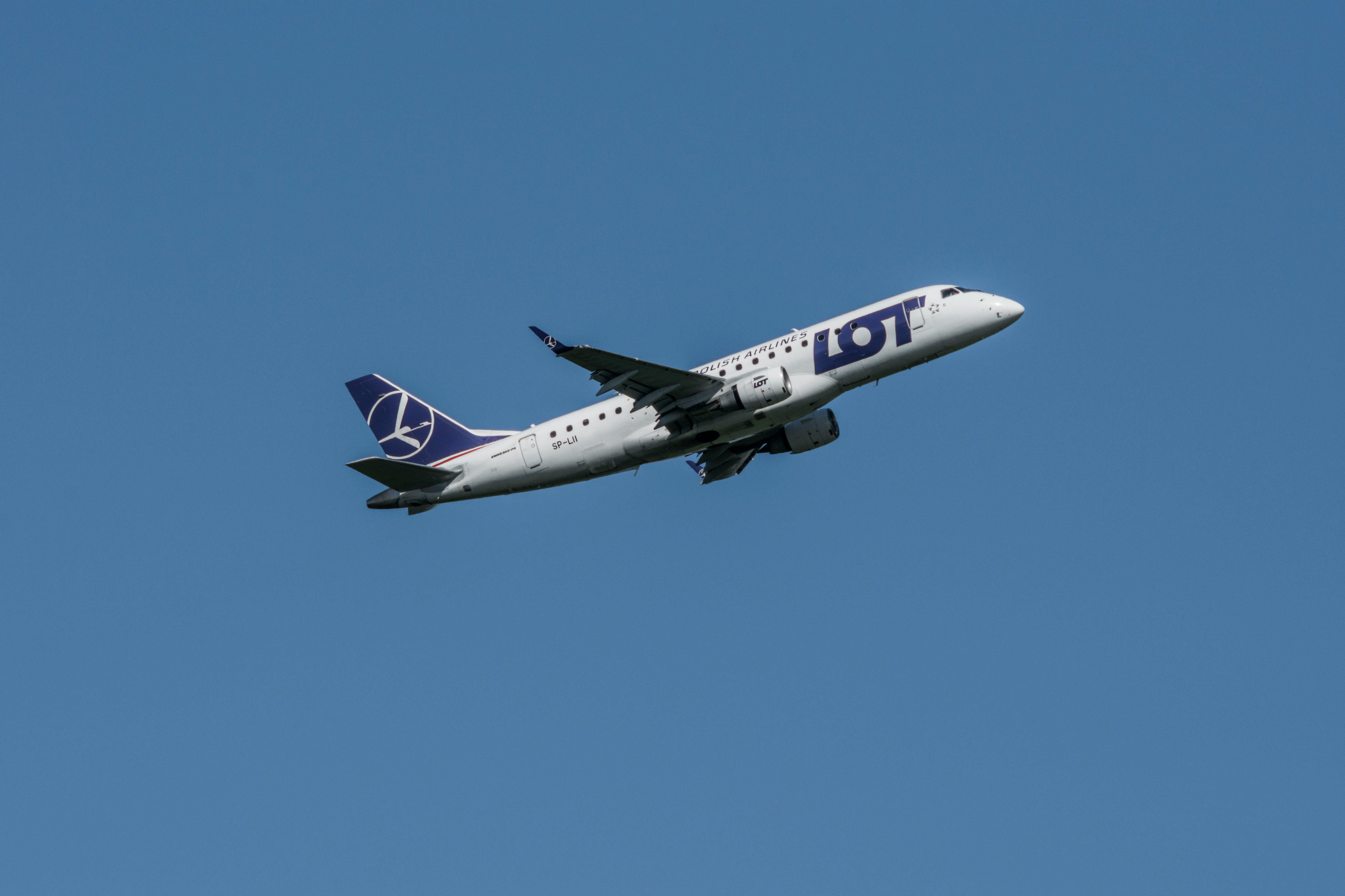 10 Best Budget Airlines Dominating Travel in the World in 2026 — Photo by SHOX ART on Pexels
