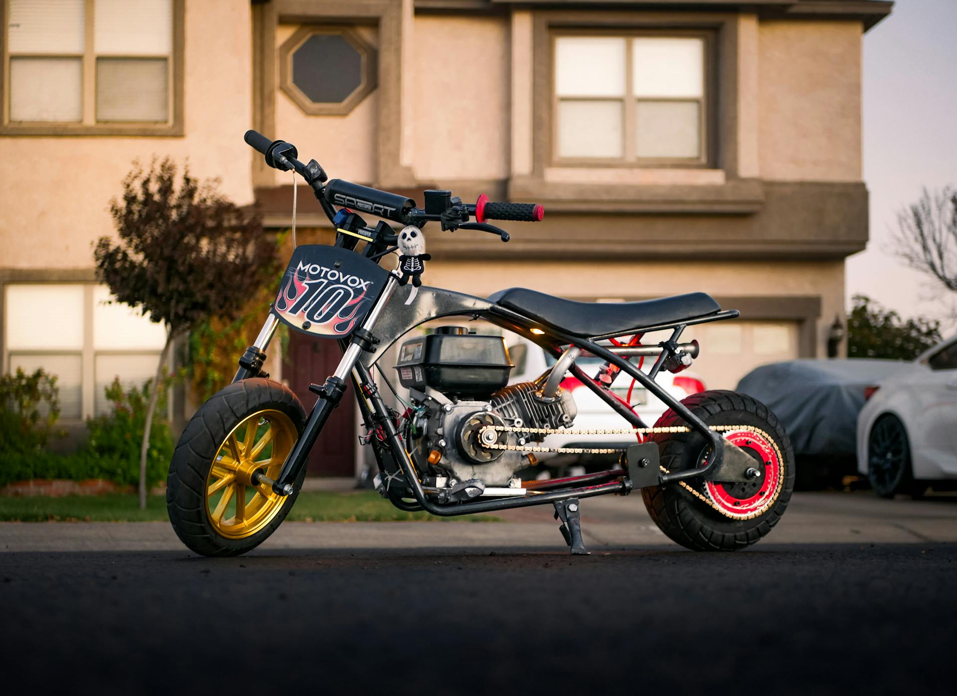 Stylish Motovox Mini Bike in Suburban Setting