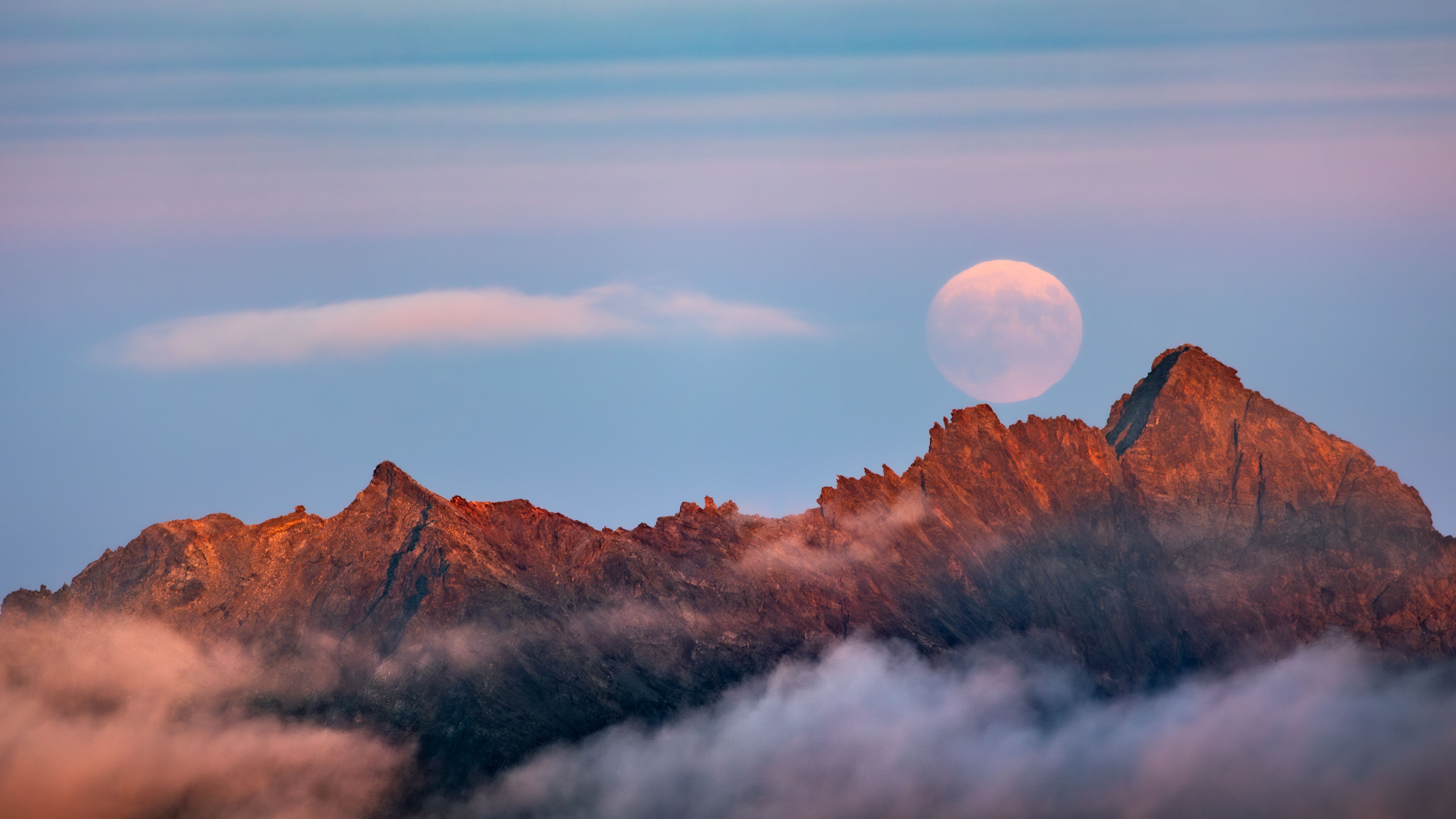 Dramatic Mountain Sunset with Moonrise · Free Stock Photo