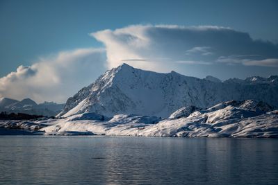 Snow cloud over a cold horizon — photo by Francesco Ungaro on Pexels
