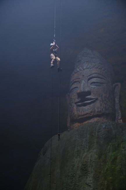 <b>Batu Caves: Scaling the Heights of Devotion</b> <b>Batu Caves: Scaling the Heights of Devotion</b>