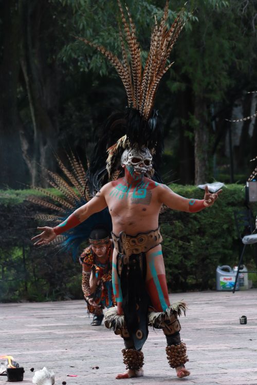 Traditional Aztec Ritual Dance in Chapultepec · Free Stock Photo